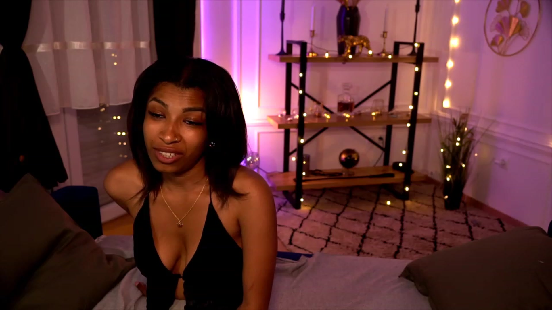 Gallery image thumbnail from Manelikpearce's myfreecams stream on, 05/27/2023, 18:54 image 10 of 20
