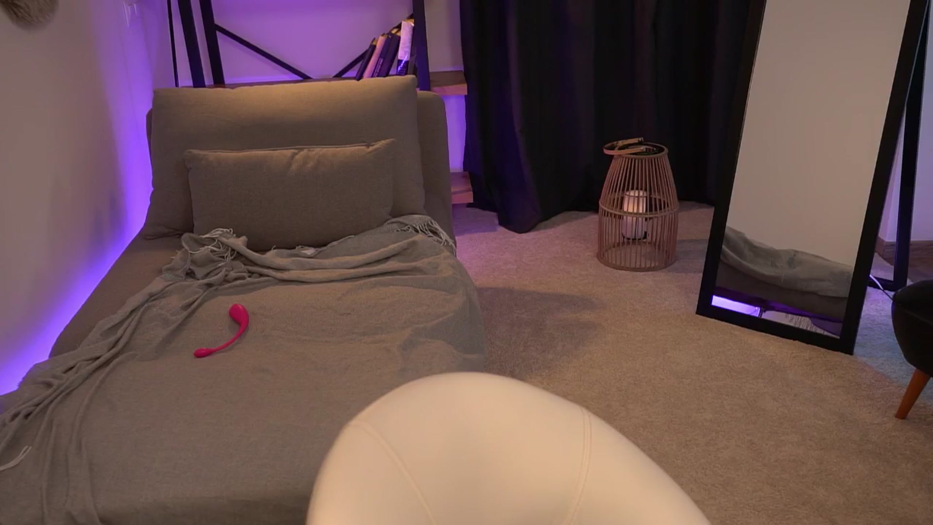 Gallery image thumbnail from Manelikpearce's myfreecams stream on, 05/10/2024, 18:05 image 15 of 20
