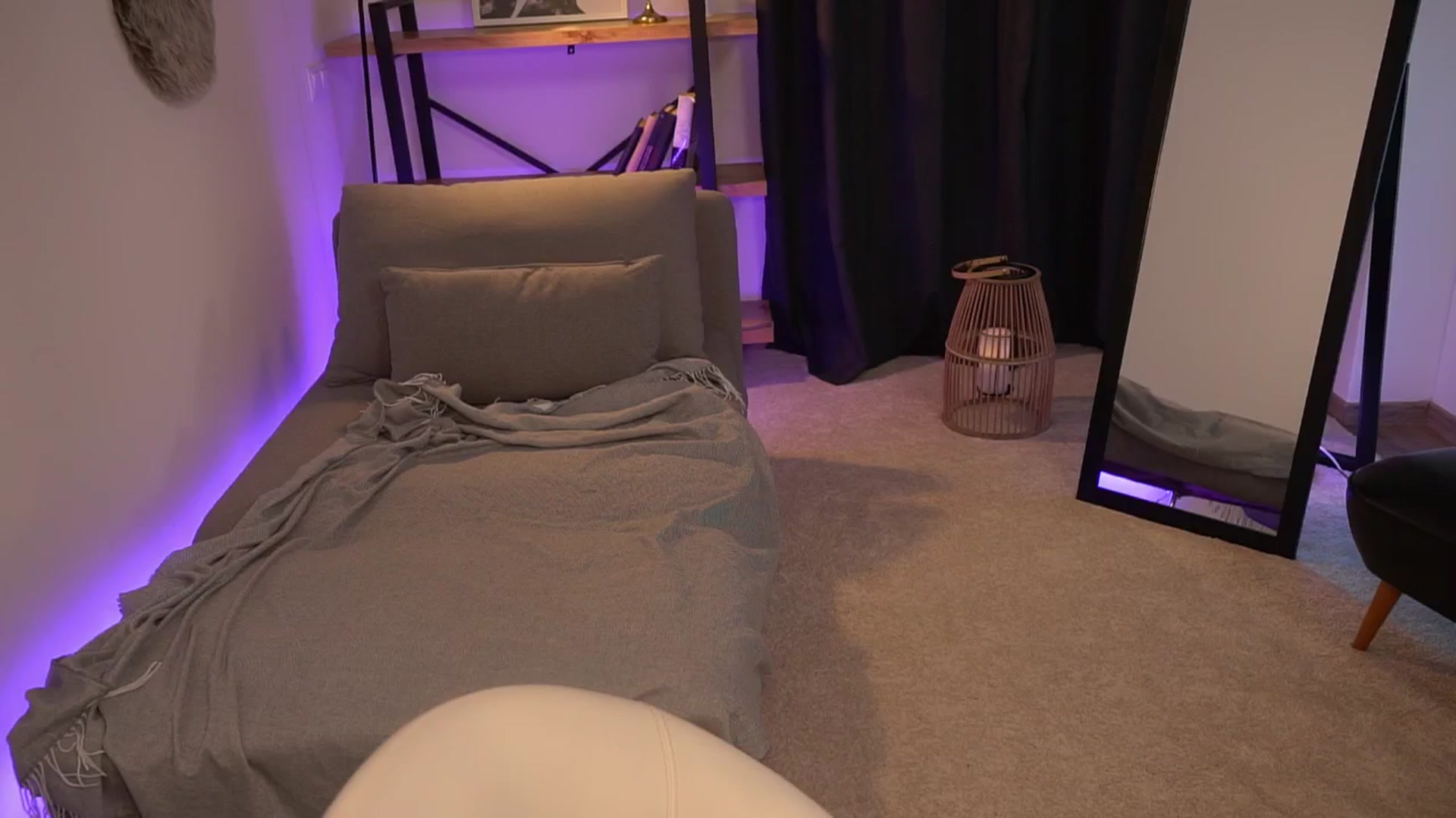 Gallery image thumbnail from Manelikpearce's myfreecams stream on, 05/10/2024, 18:05 image 5 of 20