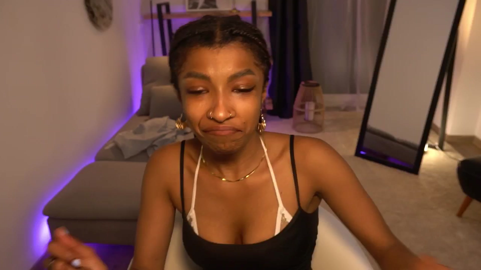 Gallery image thumbnail from Manelikpearce's myfreecams stream on, 05/24/2024, 16:49 image 9 of 20