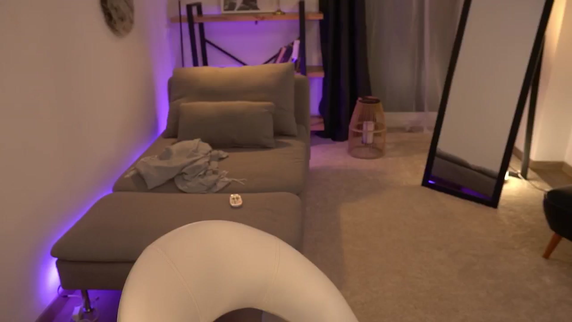Gallery image thumbnail from Manelikpearce's myfreecams stream on, 05/24/2024, 16:49 image 17 of 20