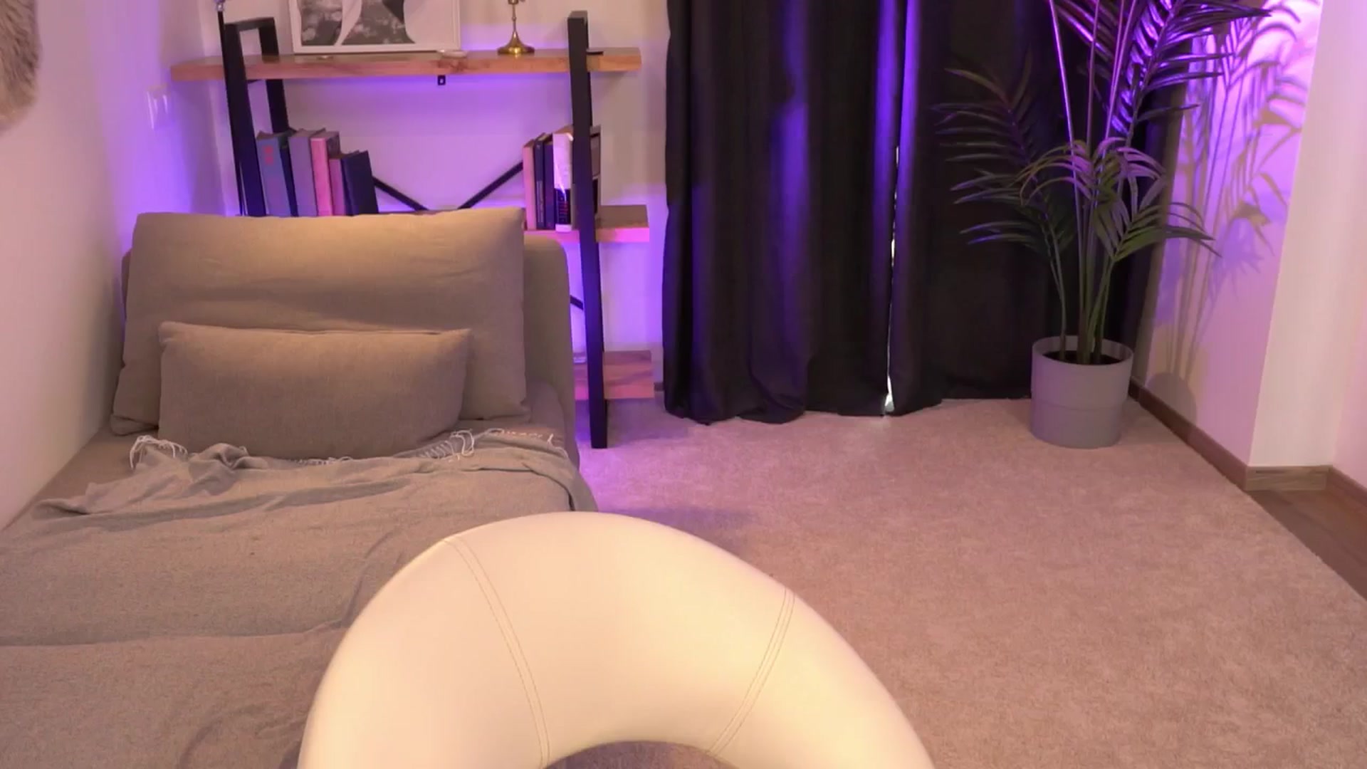 Gallery image thumbnail from Manelikpearce's myfreecams stream on, 08/11/2024, 11:45 image 15 of 20