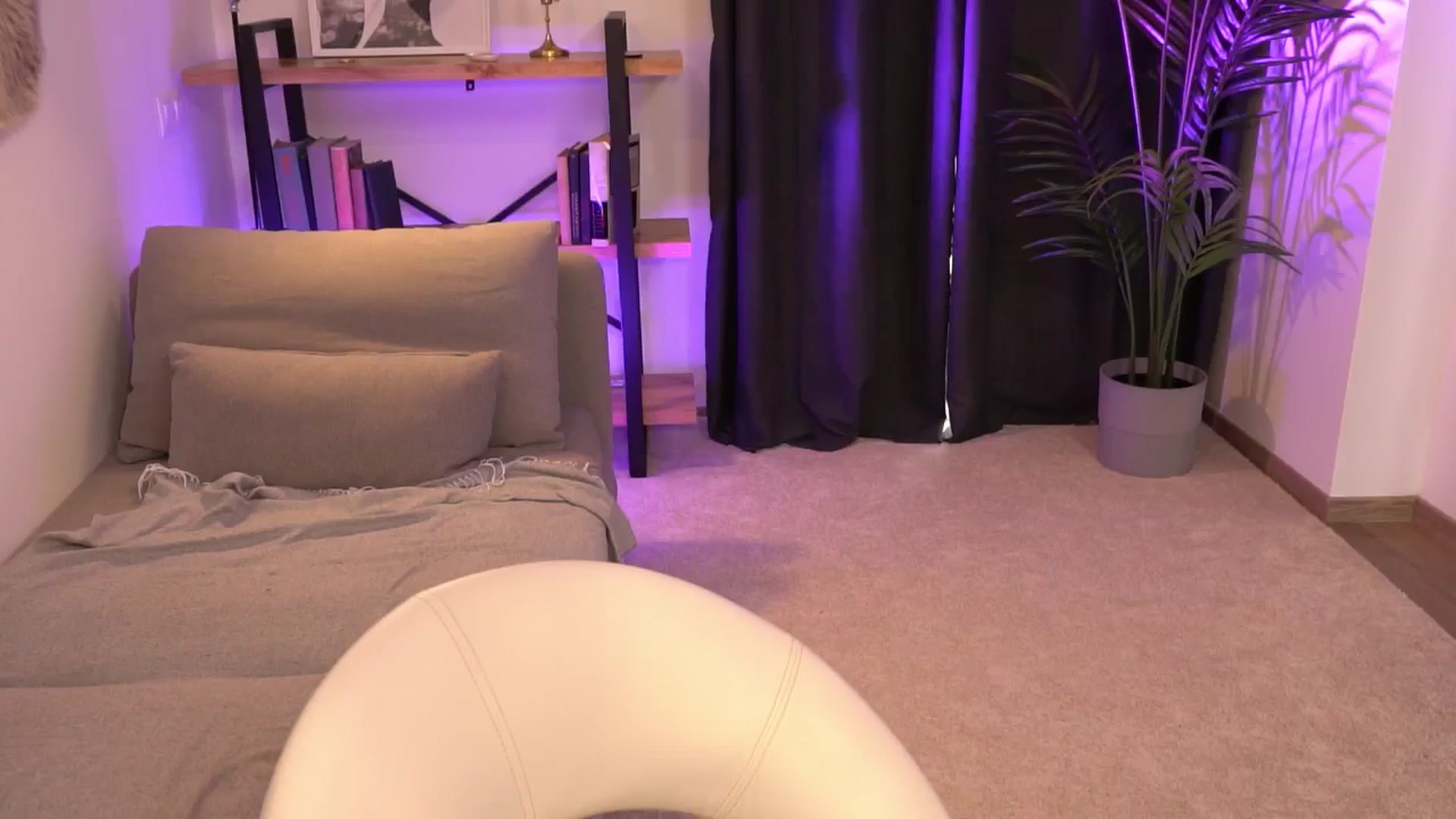 Gallery image thumbnail from Manelikpearce's myfreecams stream on, 08/11/2024, 11:45 image 9 of 20