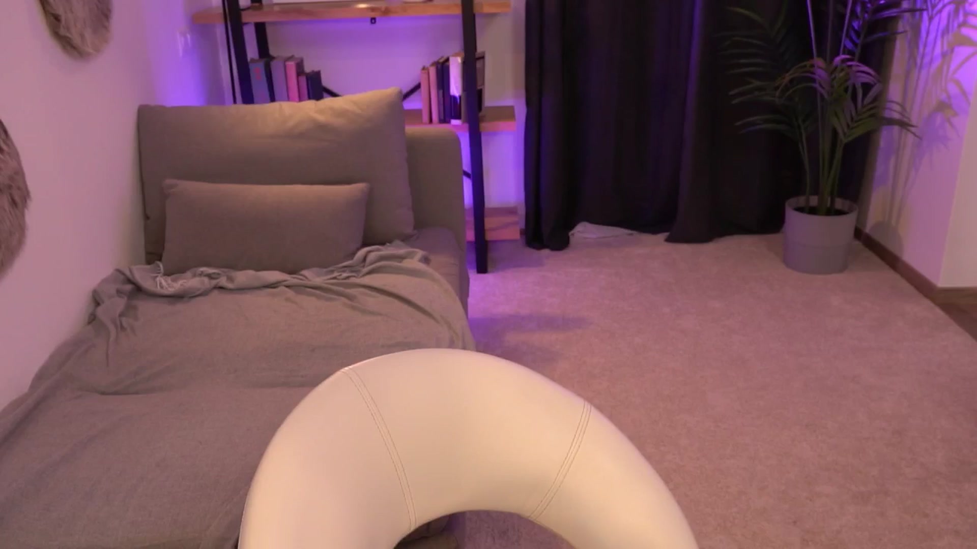 Gallery image thumbnail from Manelikpearce's myfreecams stream on, 09/03/2024, 19:29 image 13 of 20