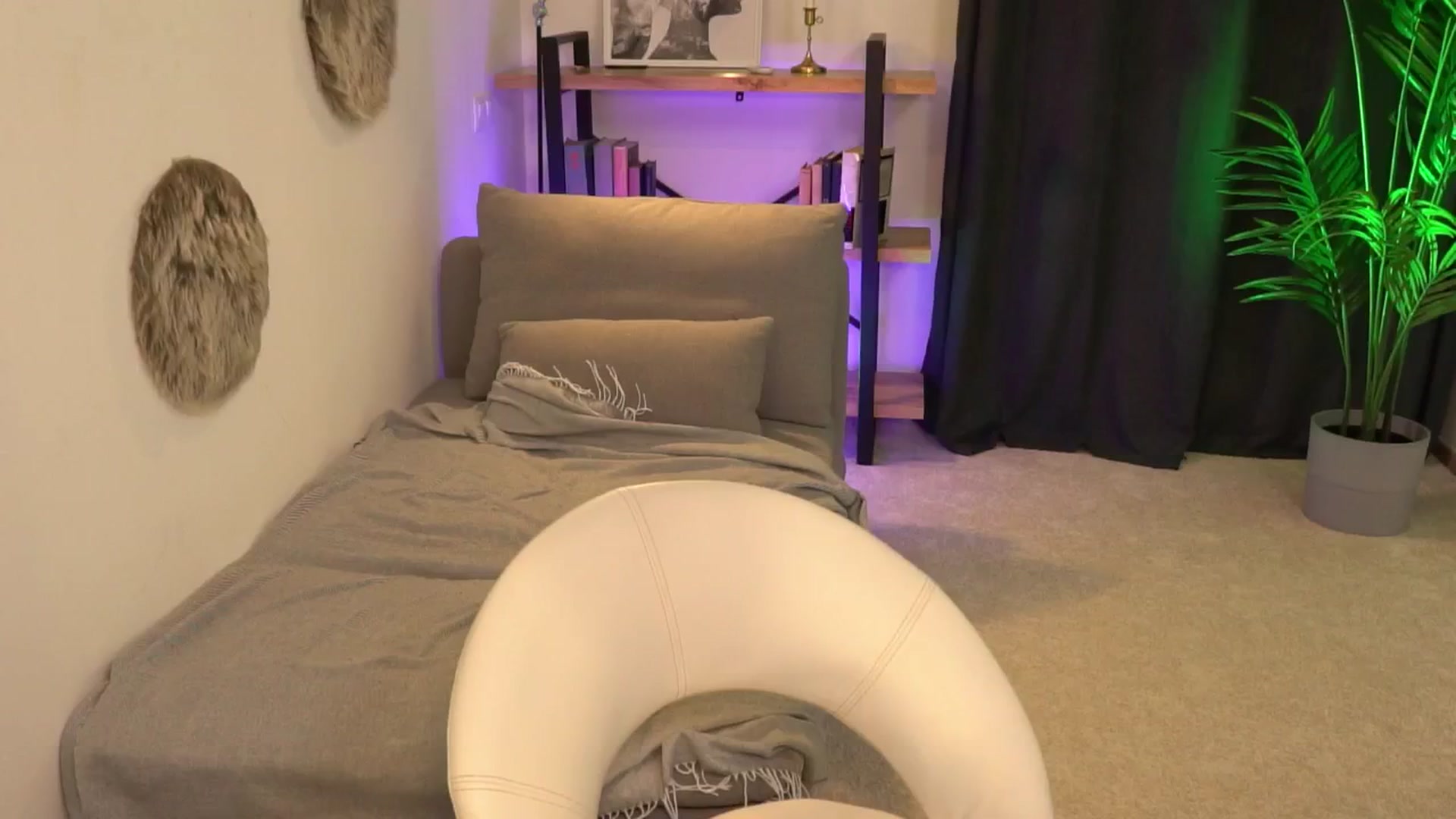 Gallery image thumbnail from Manelikpearce's myfreecams stream on, 09/10/2024, 19:53 image 10 of 20