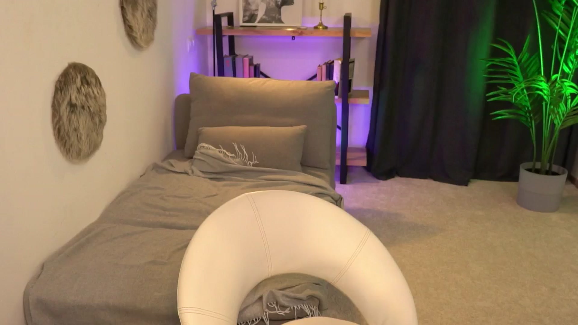 Gallery image thumbnail from Manelikpearce's myfreecams stream on, 09/10/2024, 19:53 image 13 of 20