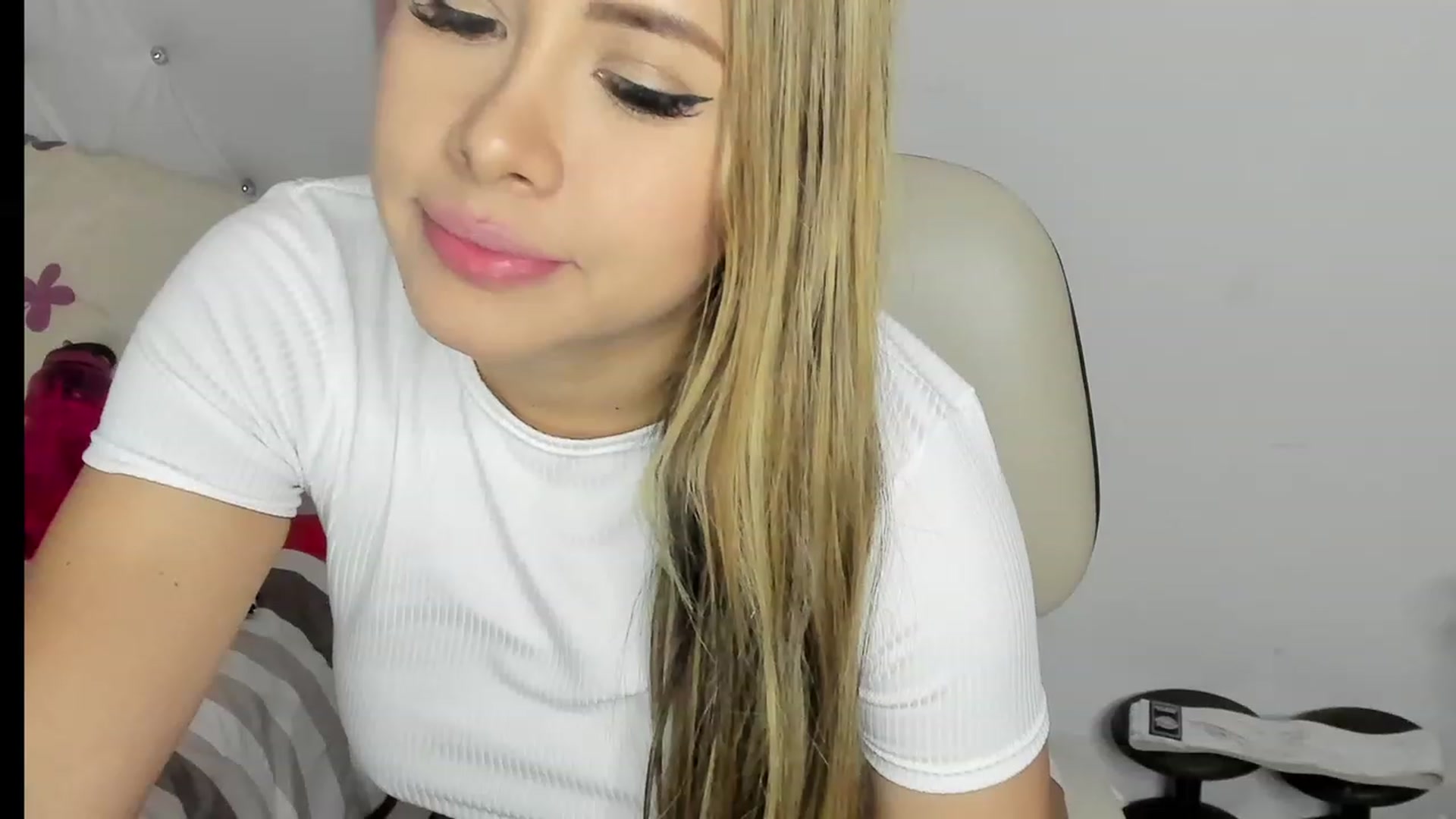 Gallery image thumbnail from Manelyk222's myfreecams stream on, 01/03/2023, 01:48 image 20 of 20