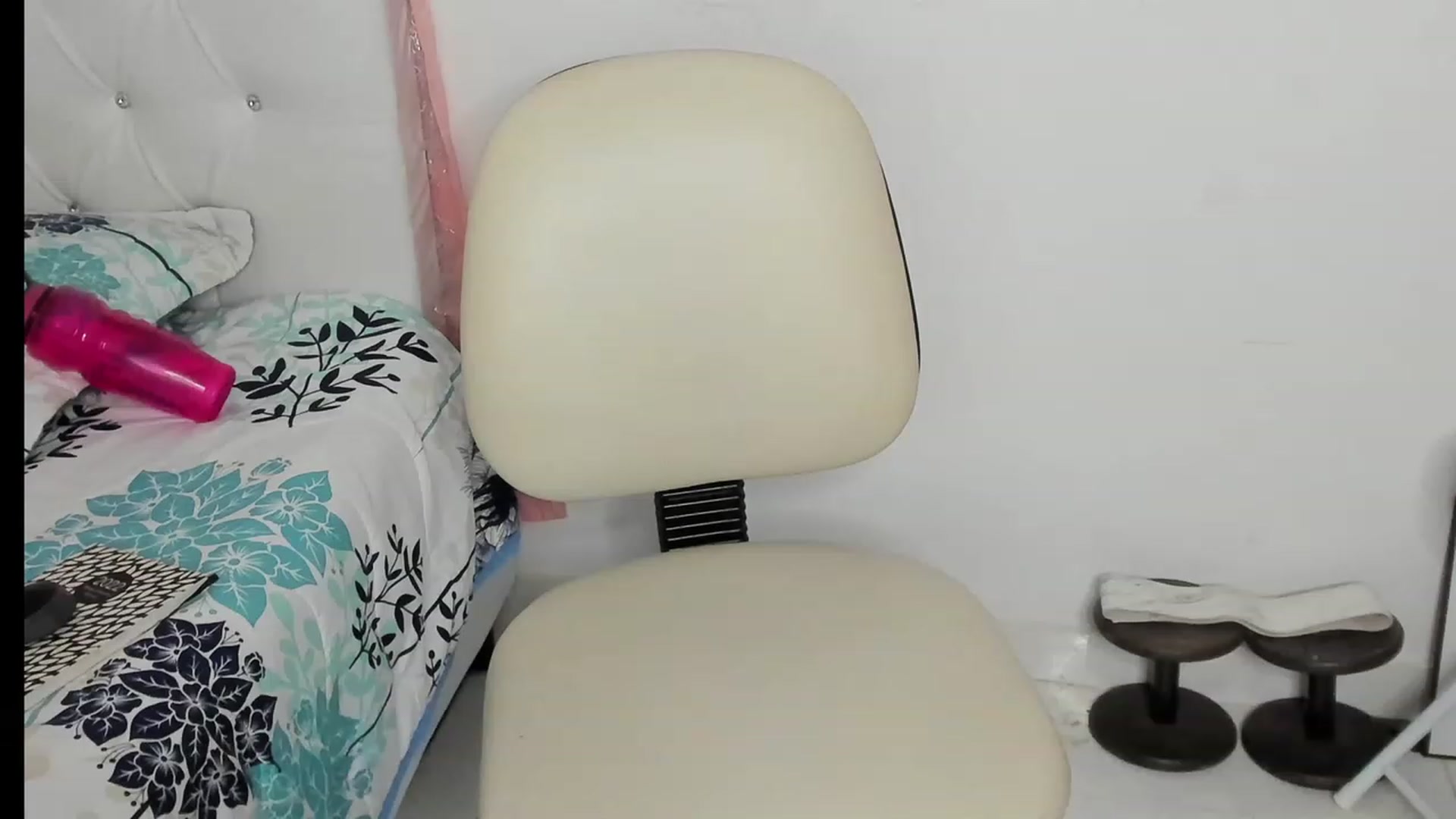 Gallery image thumbnail from Manelyk222's myfreecams stream on, 01/08/2023, 23:42 image 11 of 20