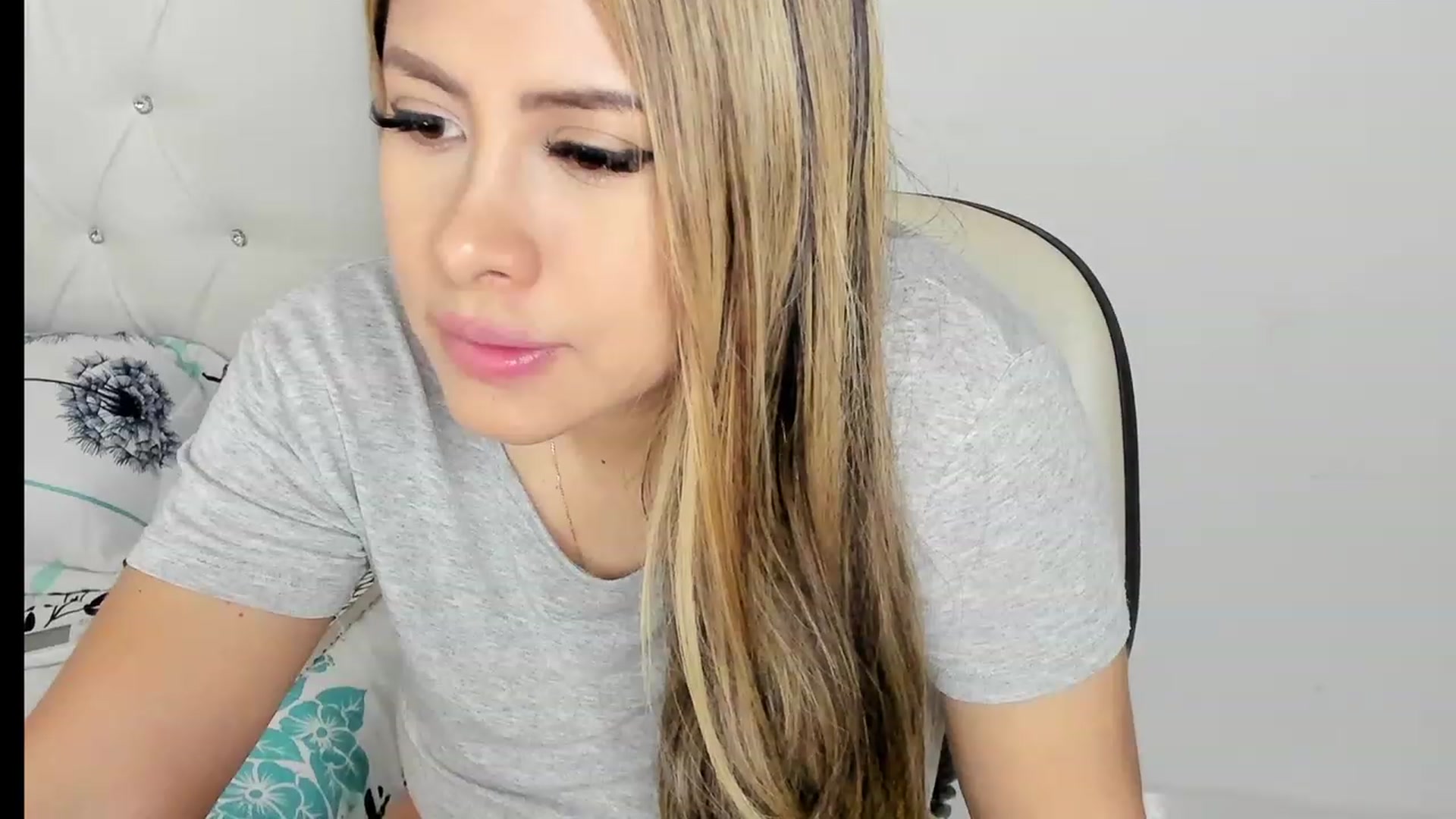 Gallery image thumbnail from Manelyk222's myfreecams stream on, 02/06/2023, 02:42 image 8 of 20