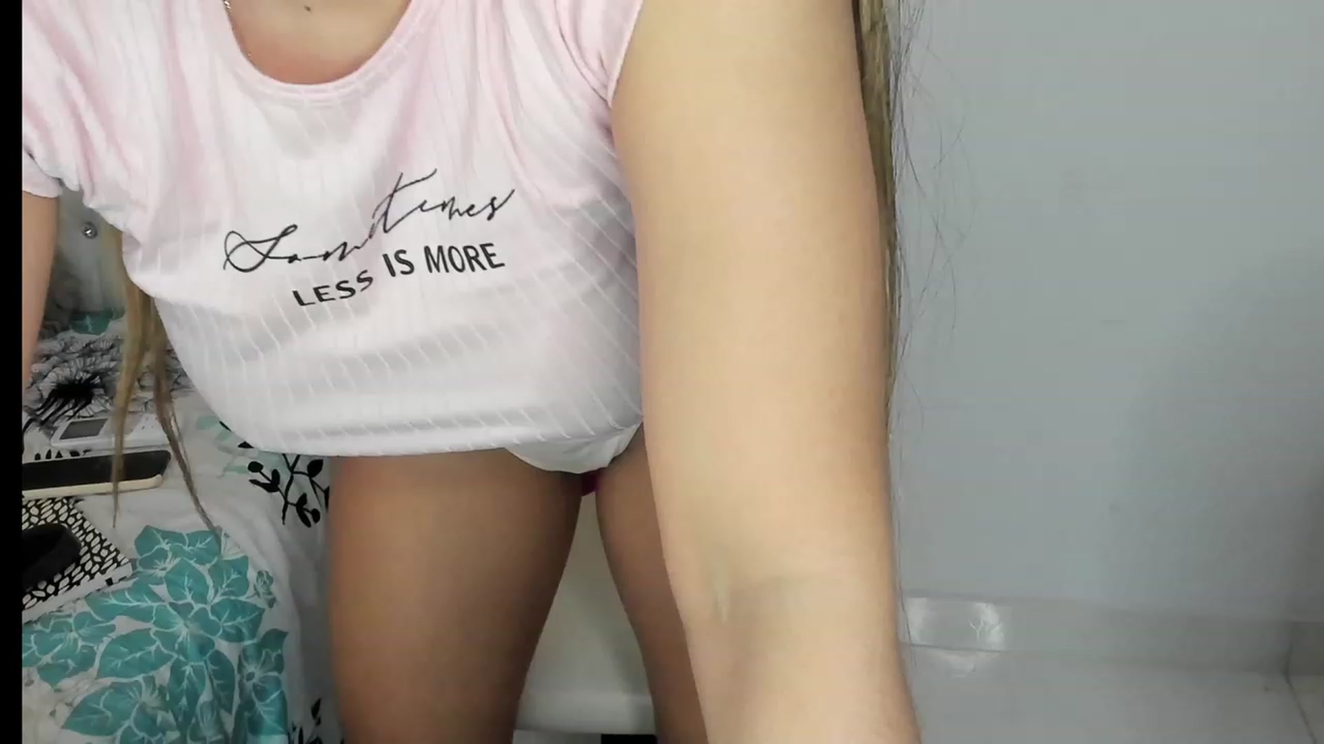Gallery image thumbnail from Manelyk222's myfreecams stream on, 02/16/2023, 24:00 image 18 of 20
