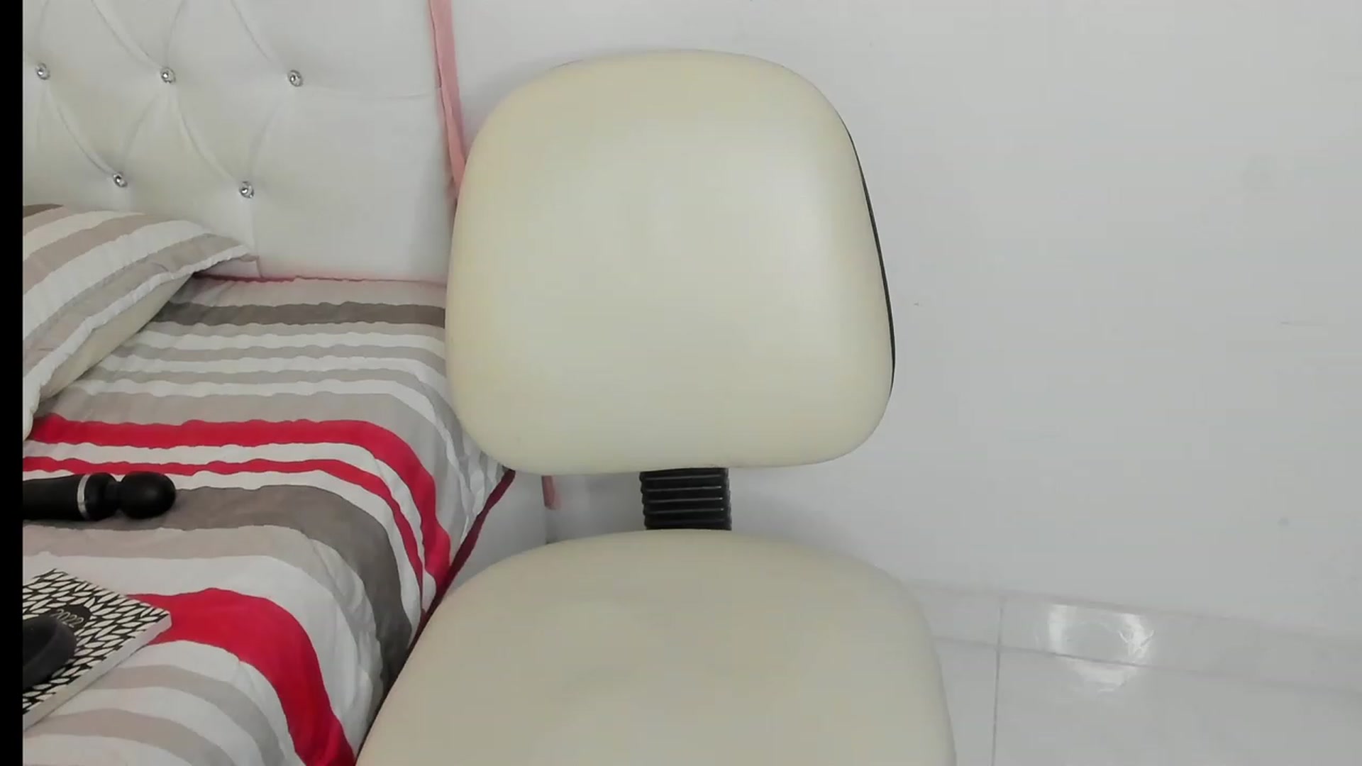 Gallery image thumbnail from Manelyk222's myfreecams stream on, 02/20/2023, 07:21 image 5 of 20