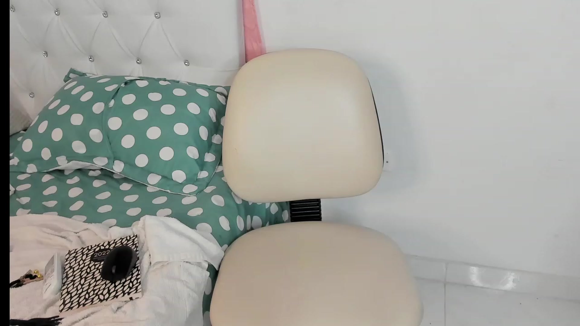Gallery image thumbnail from Manelyk222's myfreecams stream on, 04/14/2023, 07:07 image 13 of 20