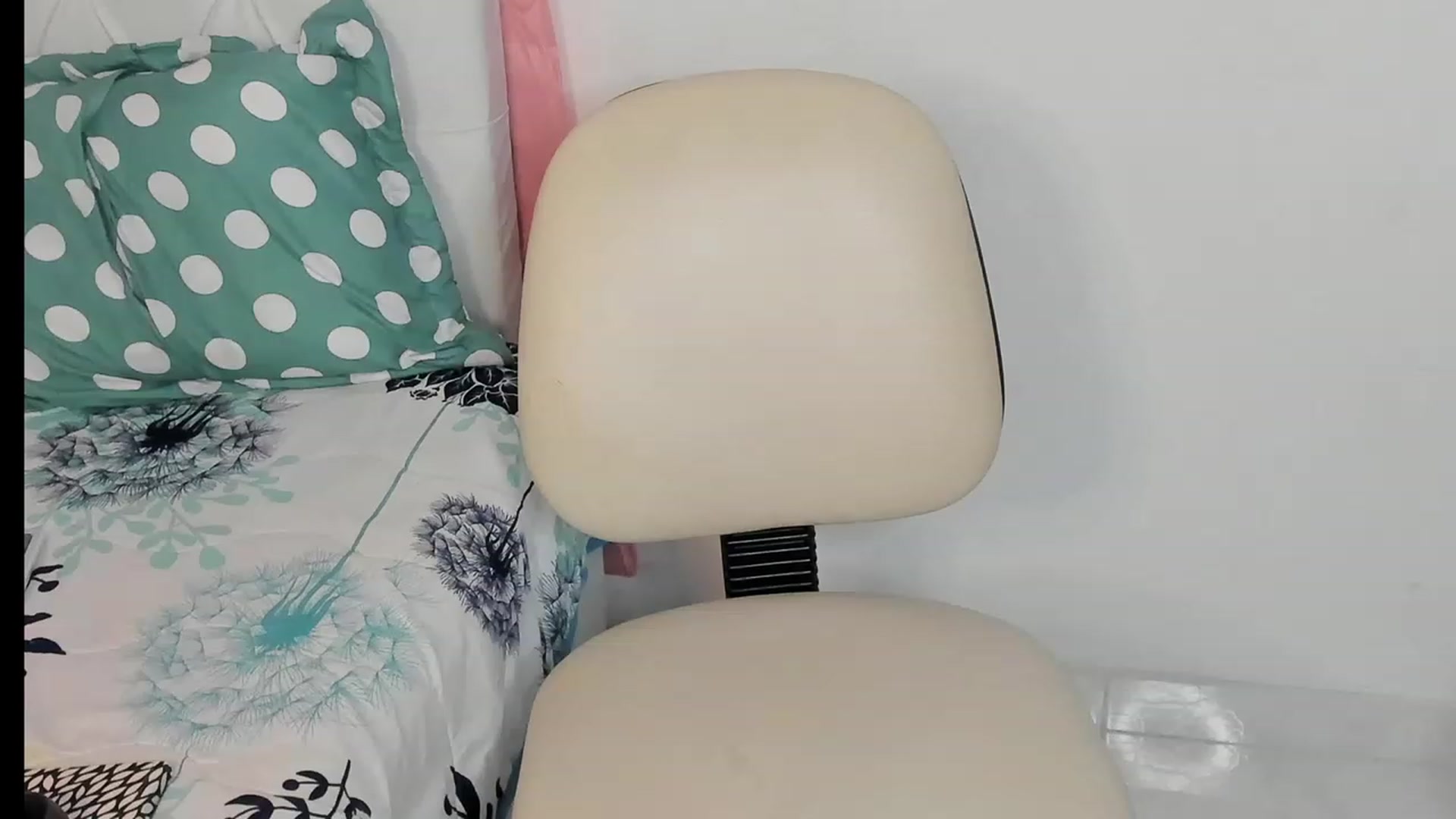 Gallery image thumbnail from Manelyk222's myfreecams stream on, 05/01/2023, 07:07 image 18 of 20