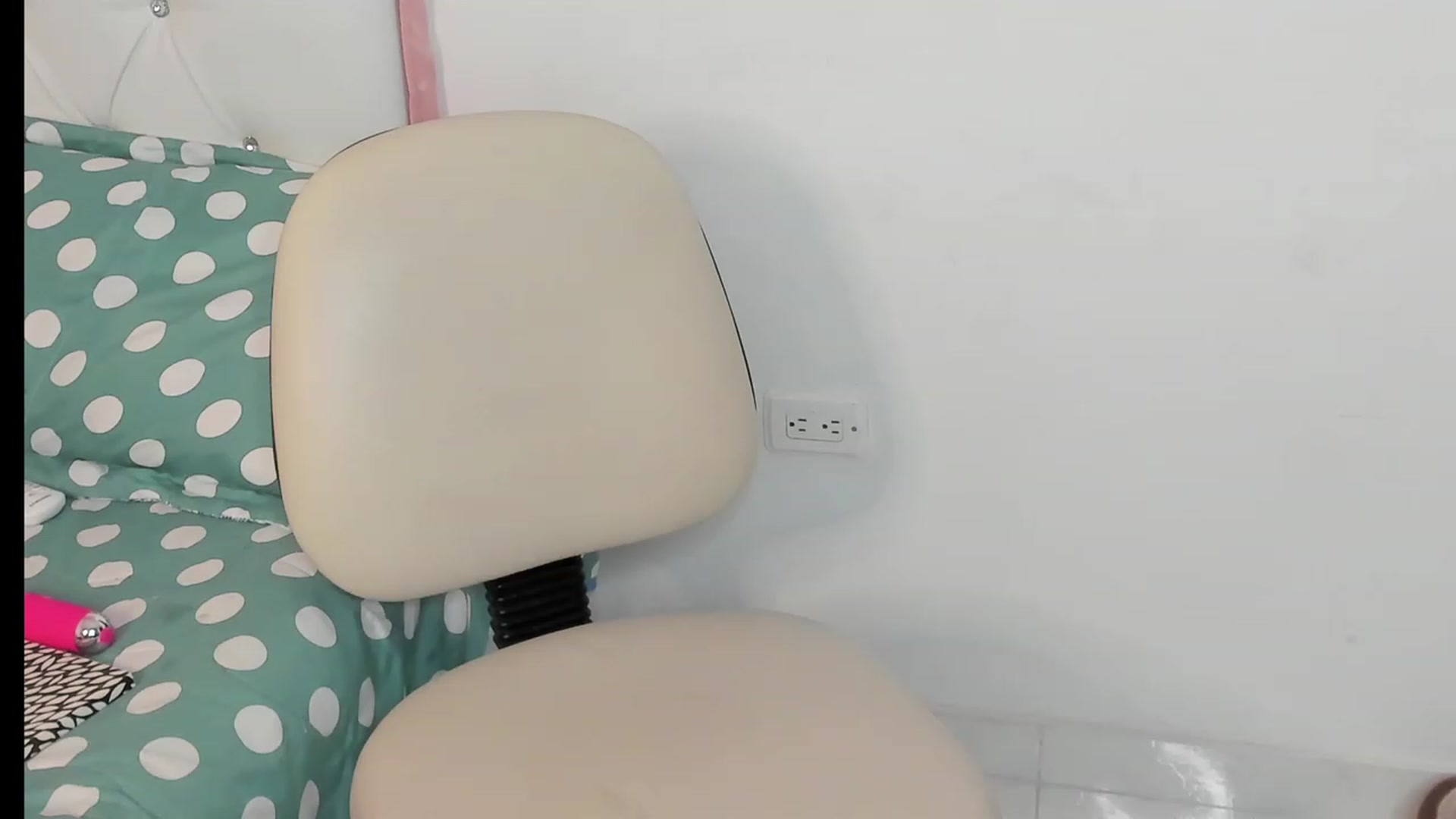 Gallery image thumbnail from Manelyk222's myfreecams stream on, 06/03/2023, 01:24 image 16 of 20
