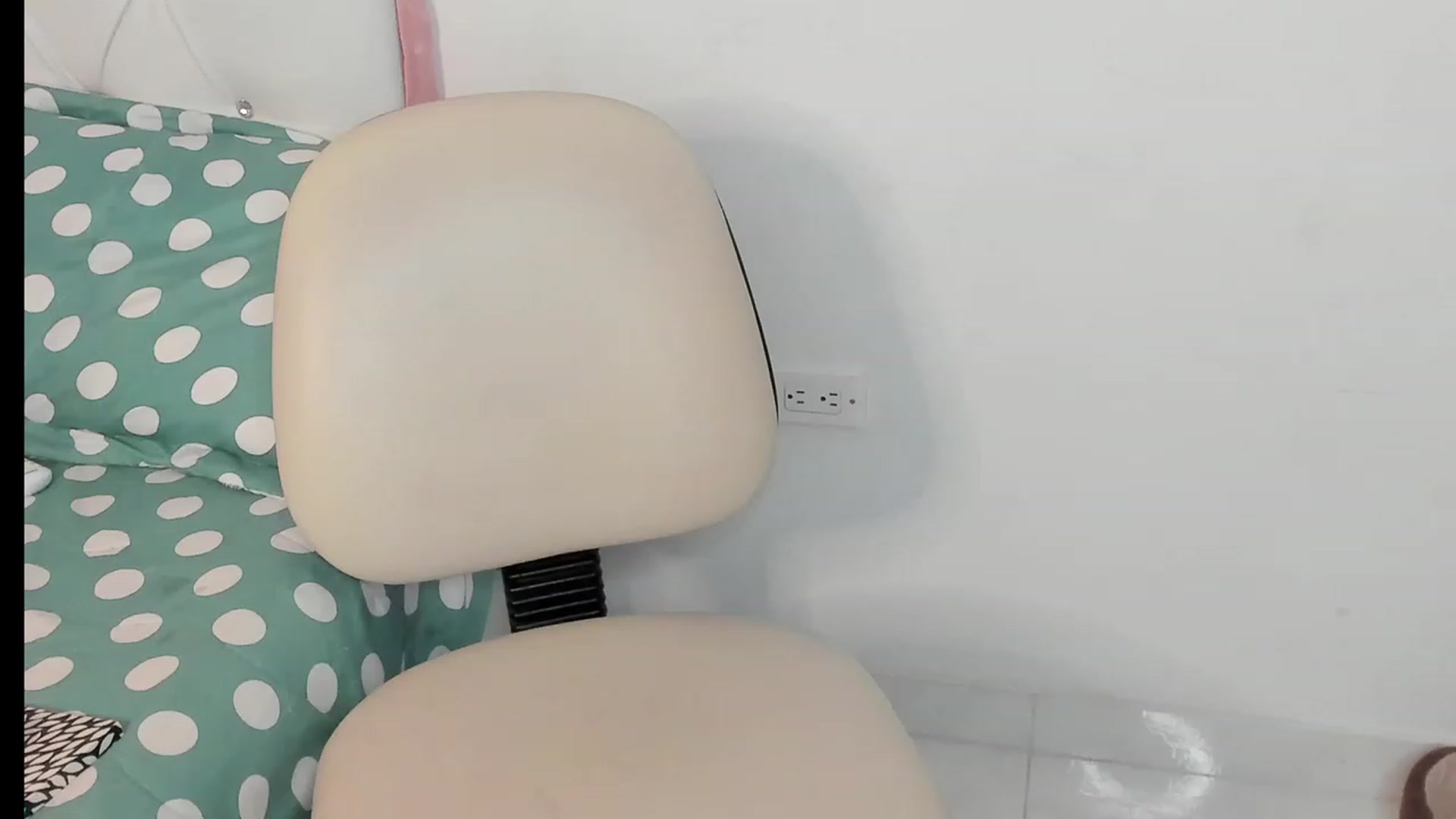 Gallery image thumbnail from Manelyk222's myfreecams stream on, 06/03/2023, 07:59 image 17 of 20