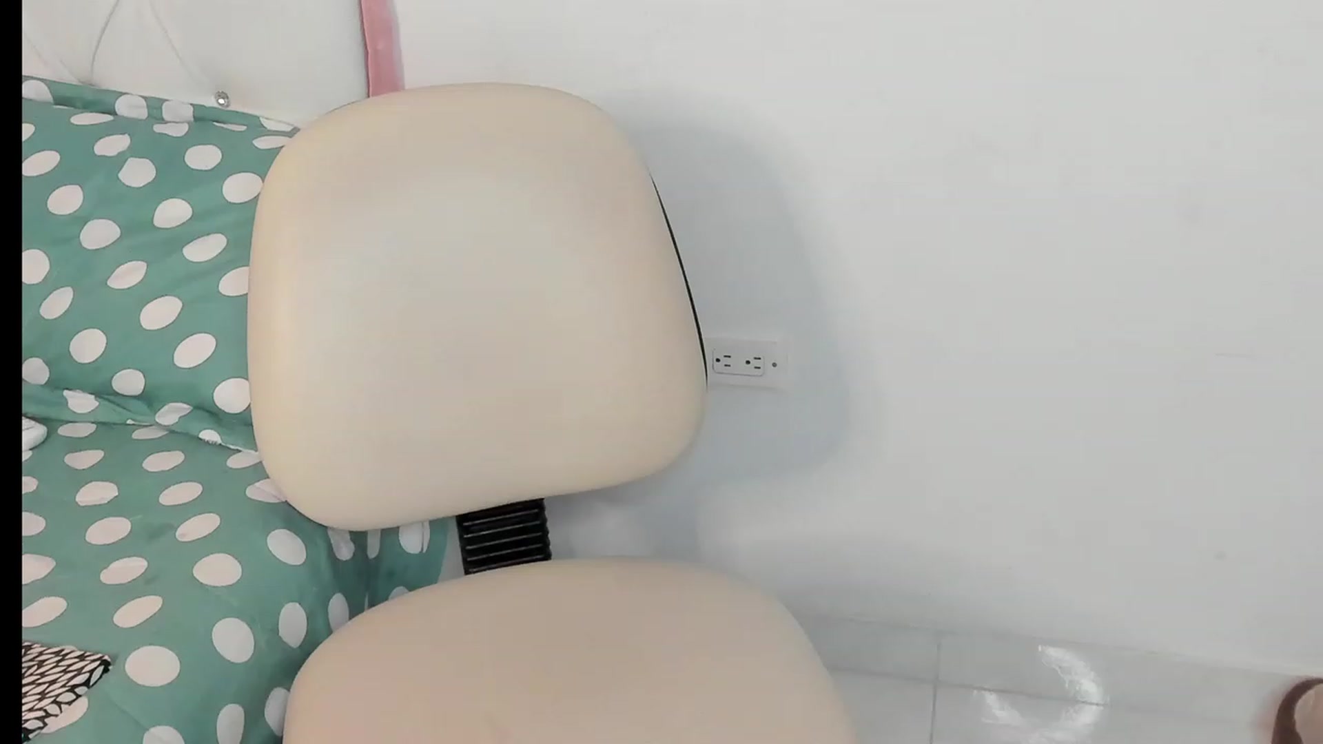 Gallery image thumbnail from Manelyk222's myfreecams stream on, 06/03/2023, 07:59 image 18 of 20
