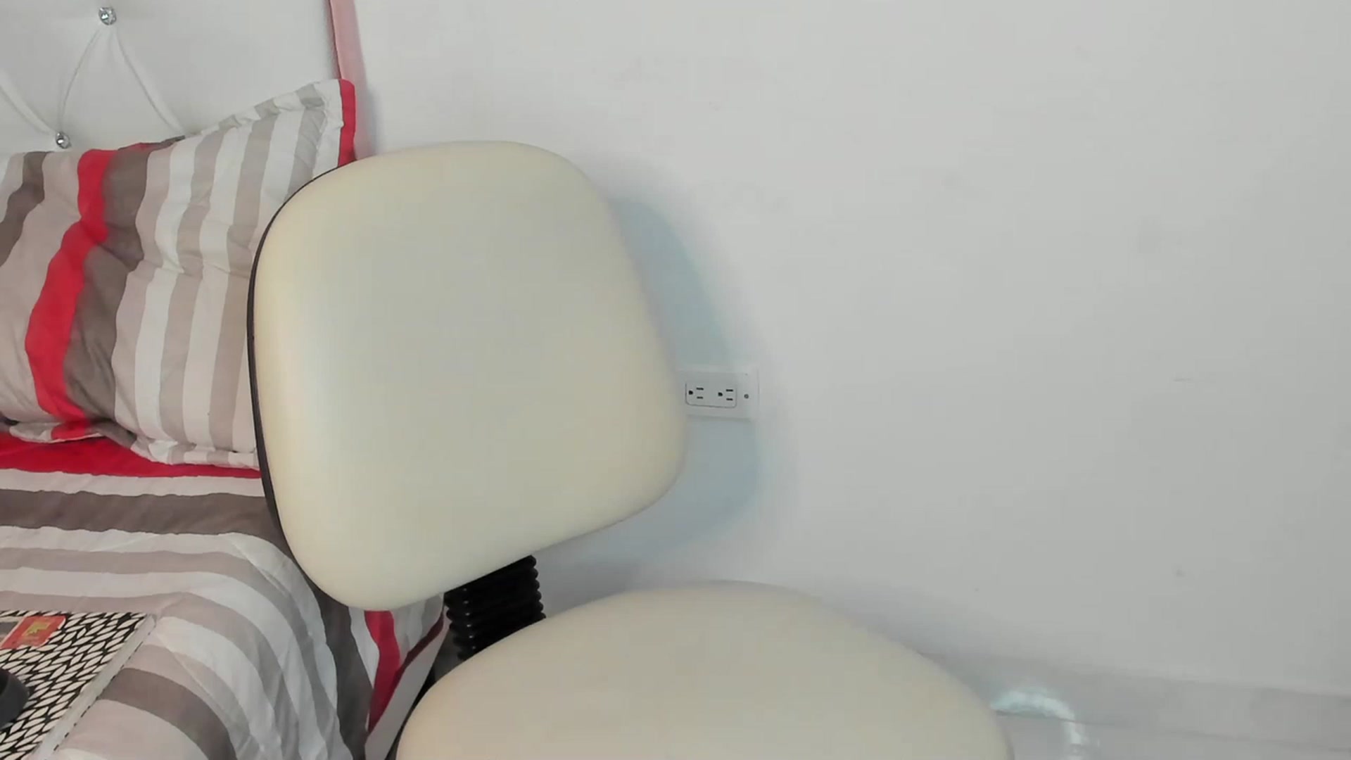 Gallery image thumbnail from Manelyk222's myfreecams stream on, 06/26/2023, 24:06 image 20 of 20