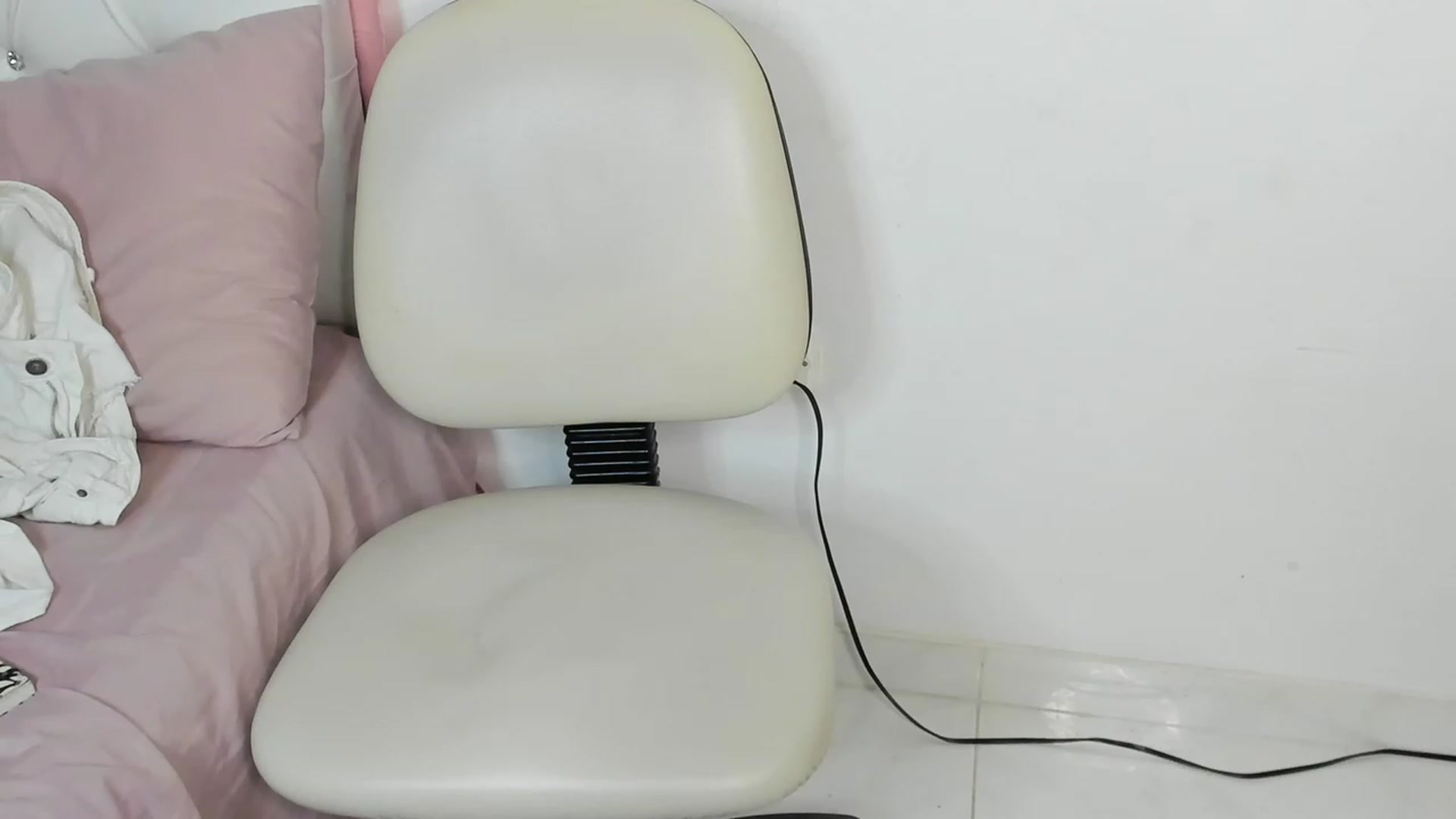 Gallery image thumbnail from Manelyk222's myfreecams stream on, 08/04/2023, 07:58 image 16 of 20