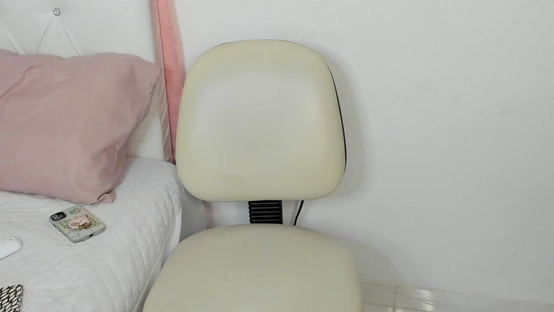 Gallery image thumbnail from Manelyk222's myfreecams stream on, 08/19/2023, 08:21 image 20 of 20