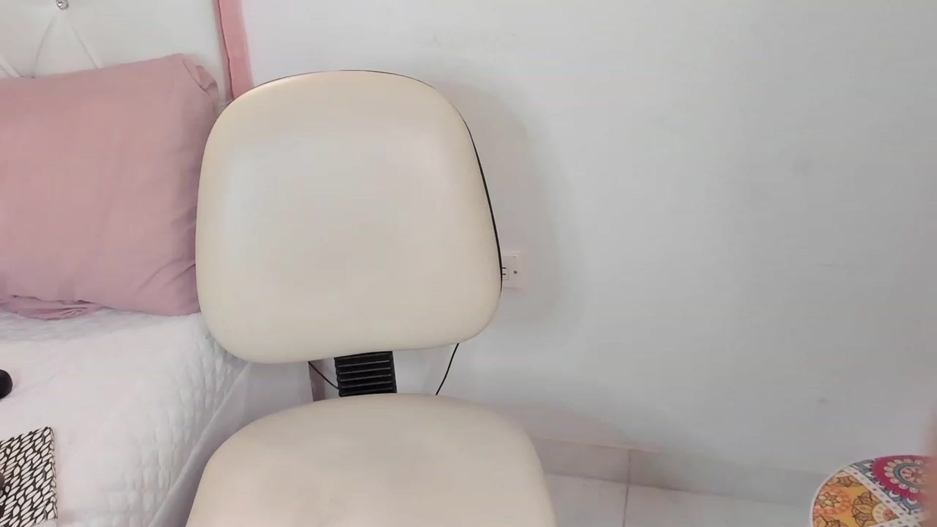 Gallery image thumbnail from Manelyk222's myfreecams stream on, 09/22/2023, 23:40 image 16 of 20