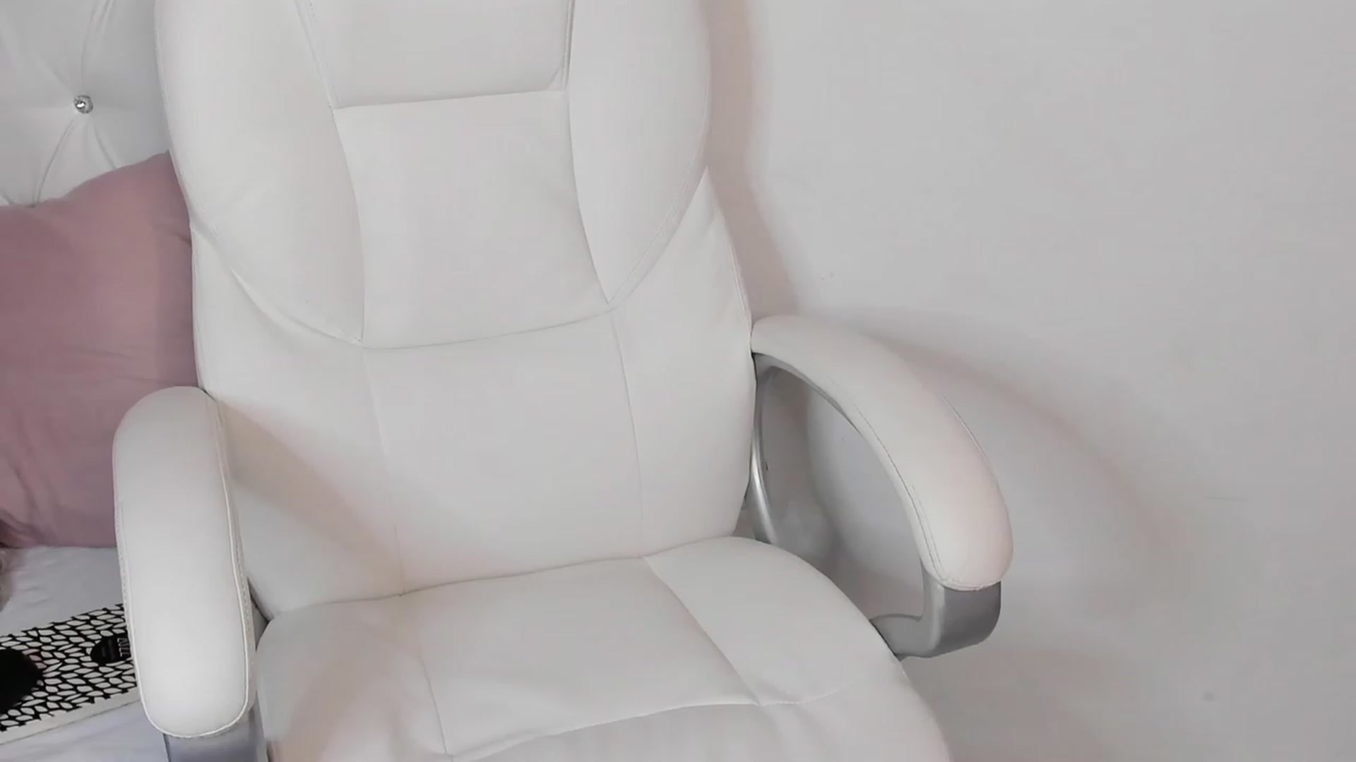 Gallery image thumbnail from Manelyk222's myfreecams stream on, 11/17/2023, 07:42 image 15 of 20