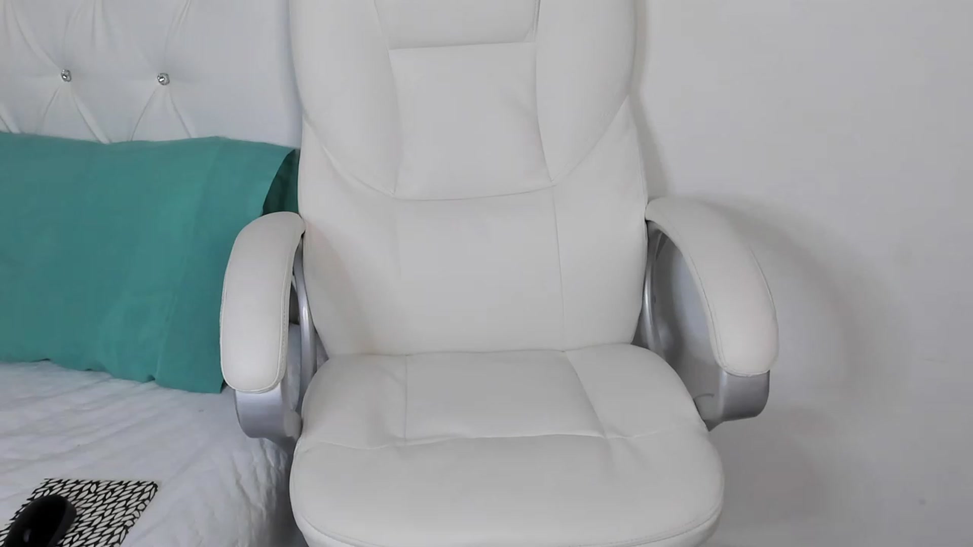 Gallery image thumbnail from Manelyk222's myfreecams stream on, 12/03/2023, 10:06 image 11 of 20
