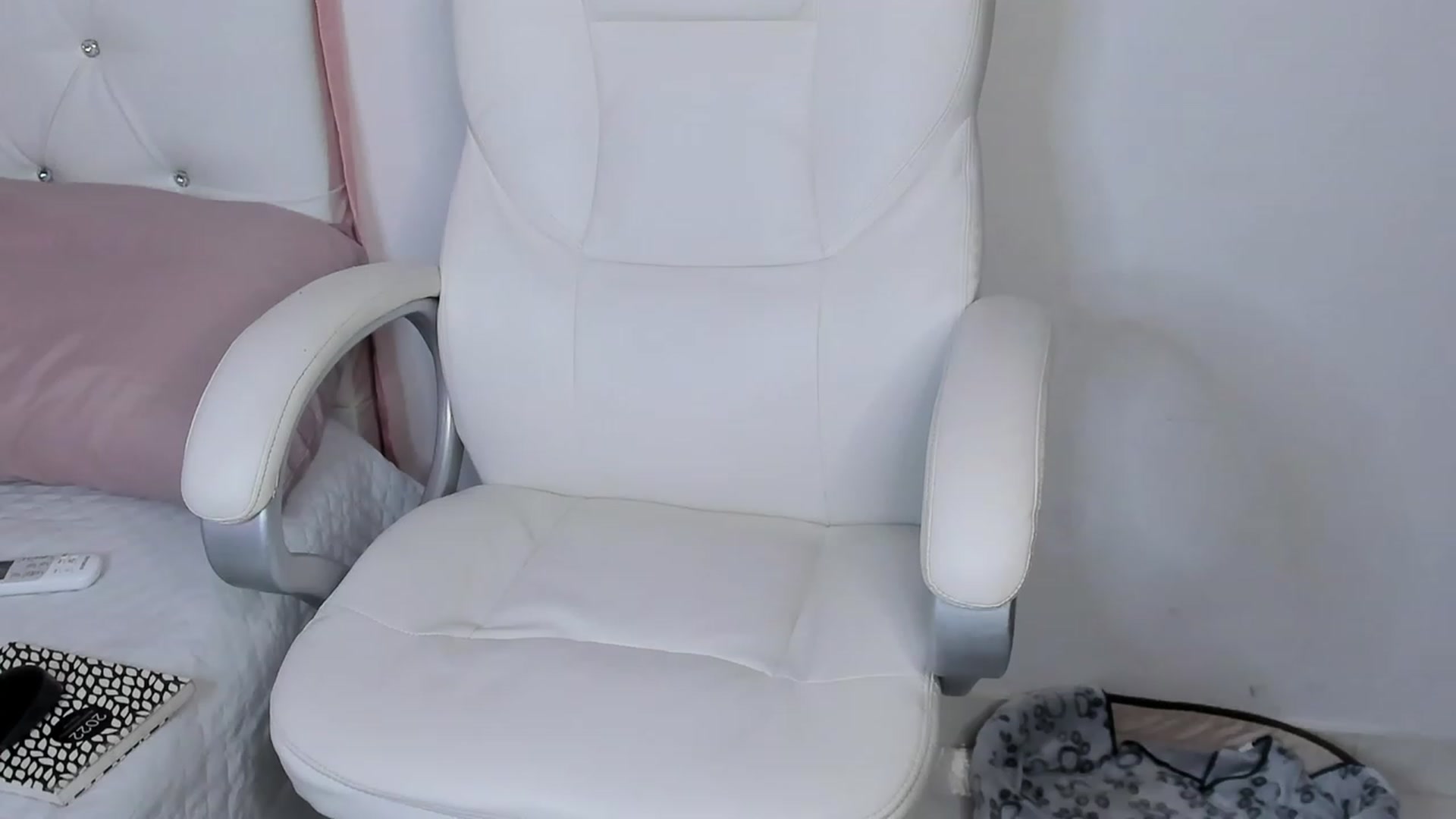 Gallery image thumbnail from Manelyk222's myfreecams stream on, 12/15/2023, 07:58 image 6 of 20