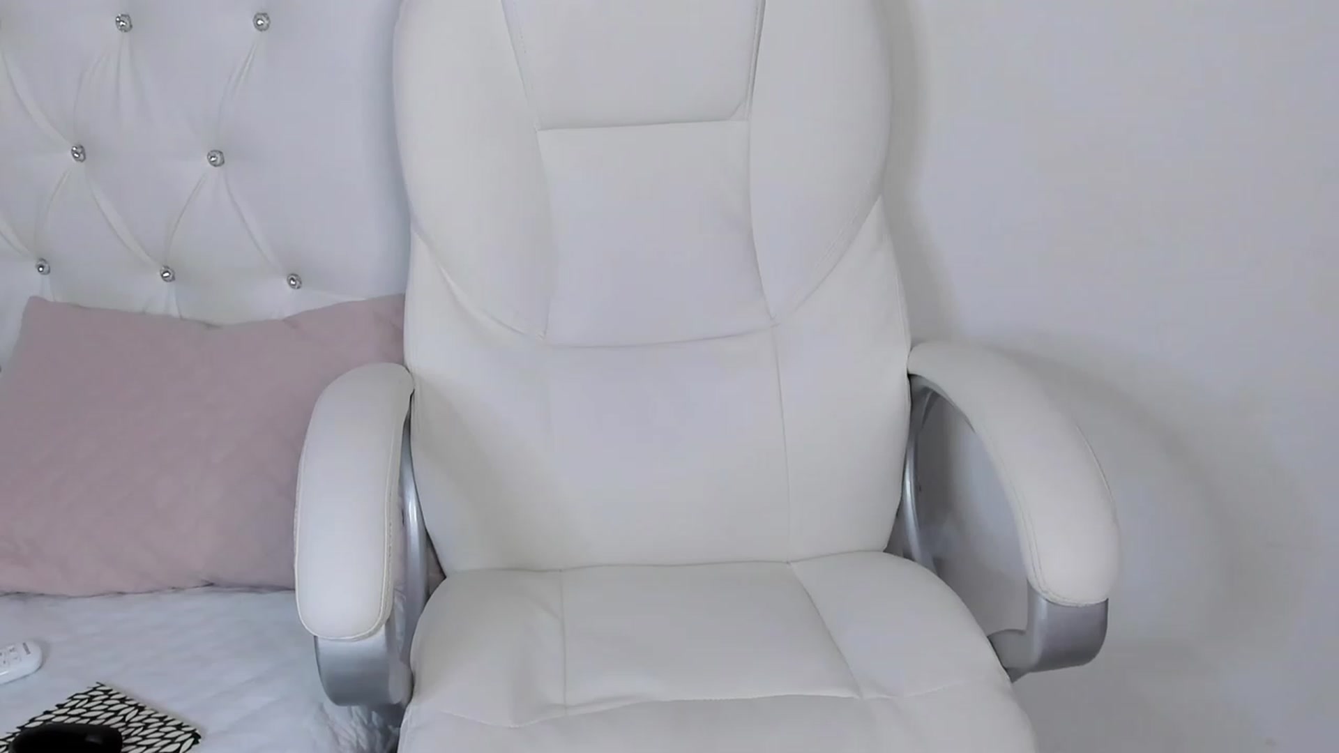 Gallery image thumbnail from Manelyk222's myfreecams stream on, 01/05/2024, 08:16 image 19 of 20