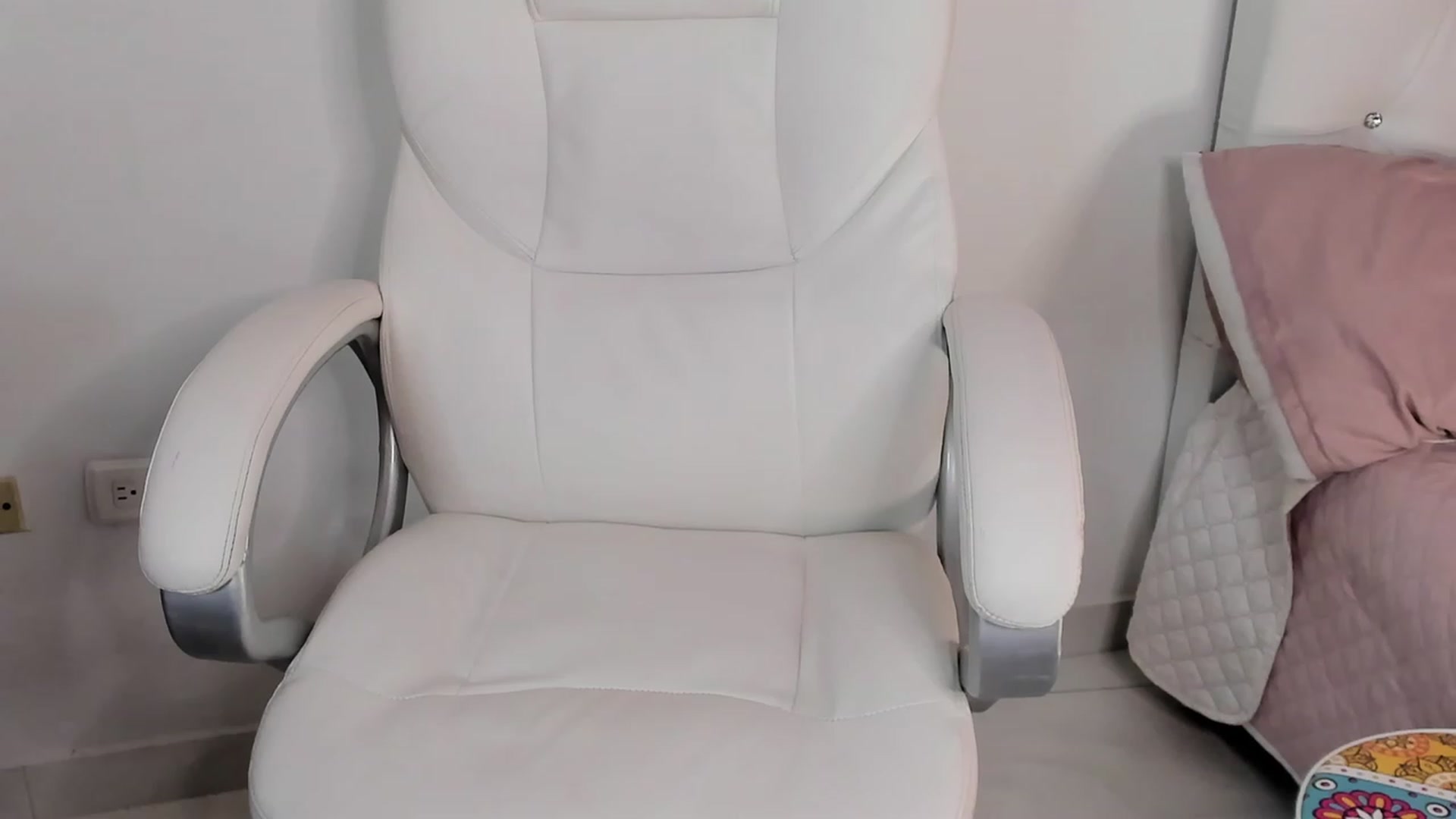 Gallery image thumbnail from Manelyk222's myfreecams stream on, 02/19/2024, 07:15 image 11 of 20
