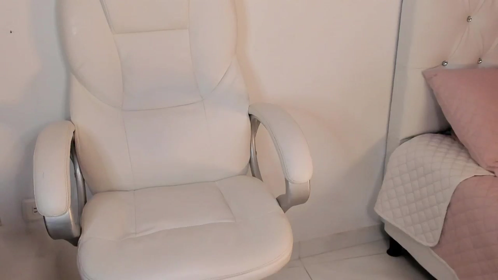 Gallery image thumbnail from Manelyk222's myfreecams stream on, 02/22/2024, 06:57 image 6 of 20