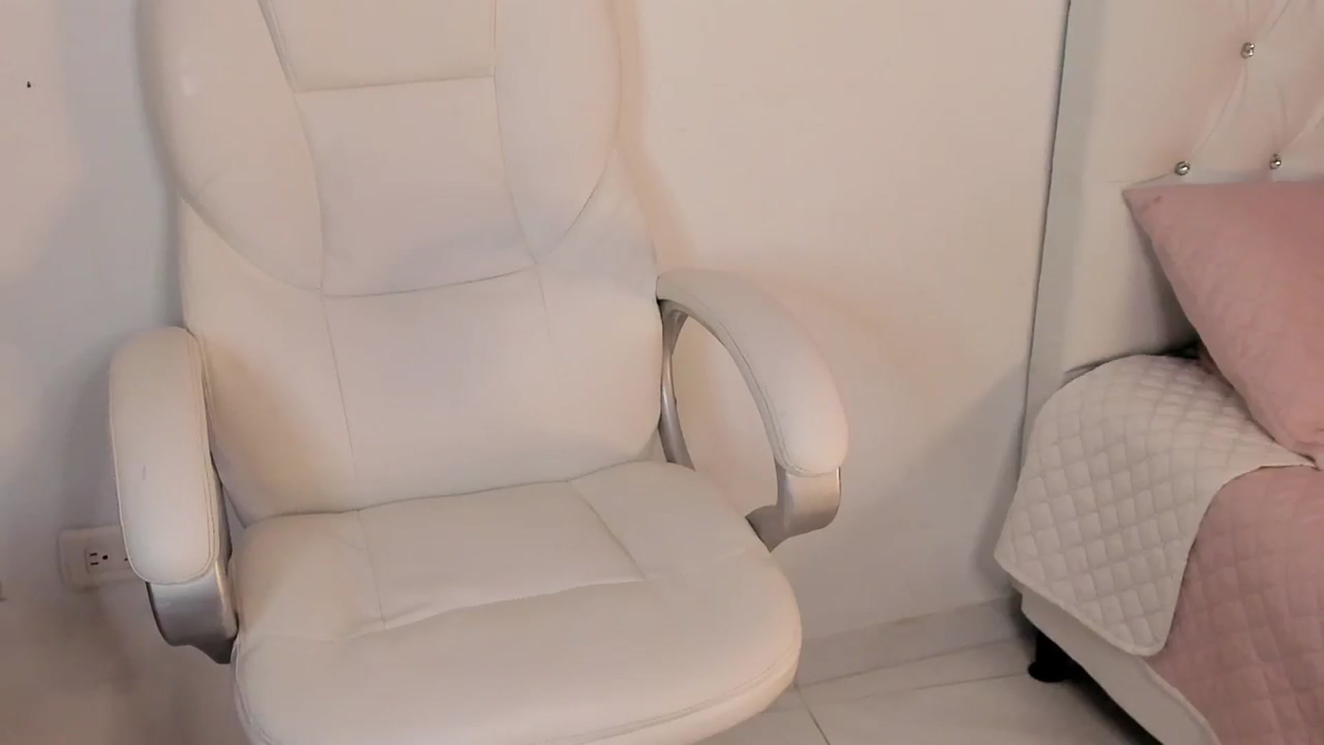 Gallery image thumbnail from Manelyk222's myfreecams stream on, 02/22/2024, 06:57 image 10 of 20
