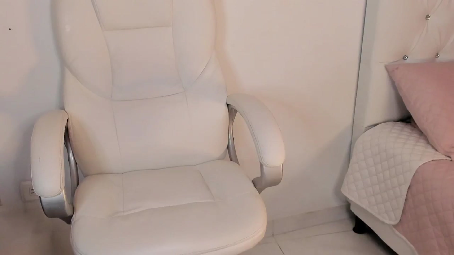Gallery image thumbnail from Manelyk222's myfreecams stream on, 02/22/2024, 06:57 image 7 of 20