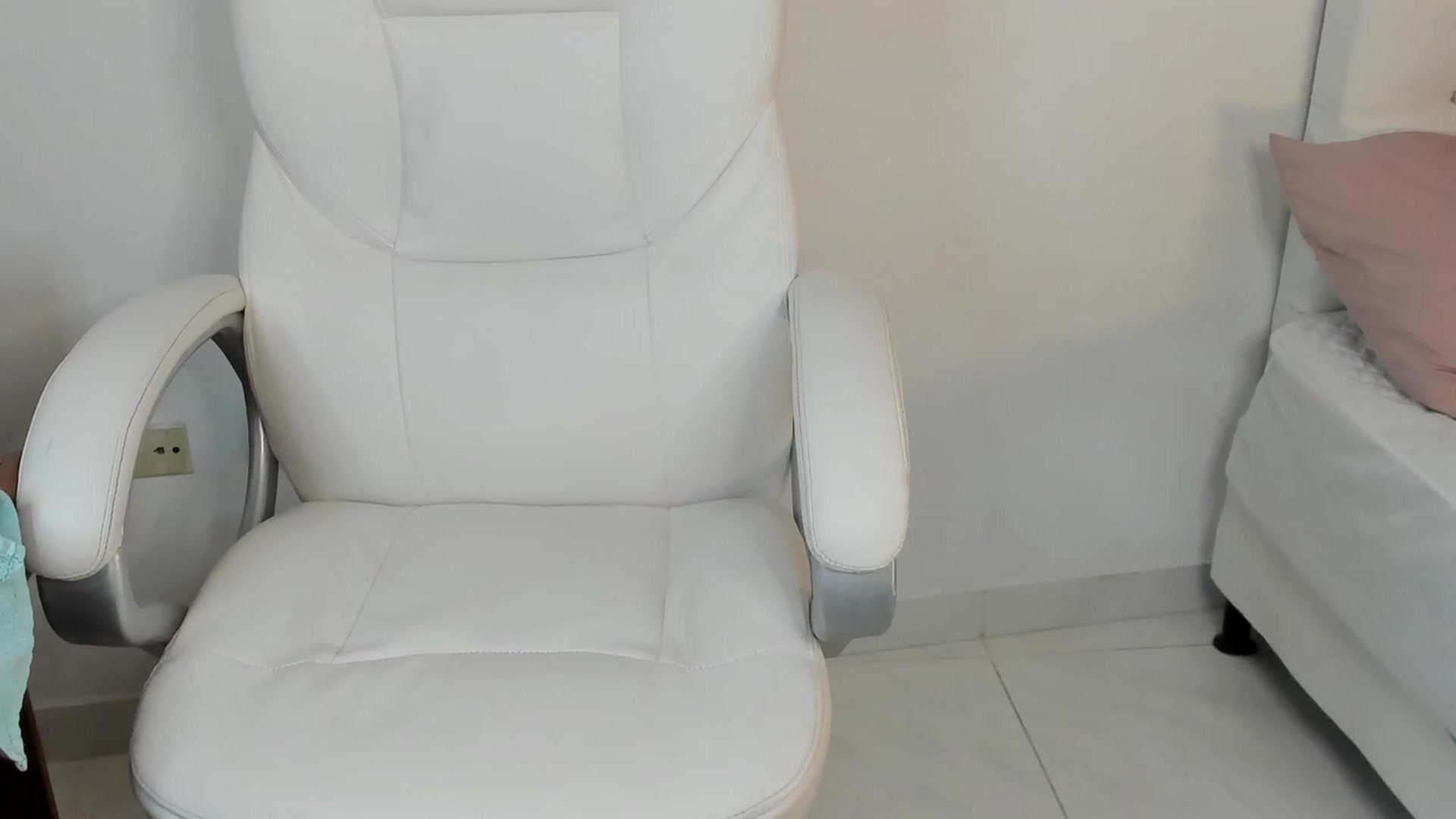 Gallery image thumbnail from Manelyk222's myfreecams stream on, 03/18/2024, 02:51 image 5 of 20