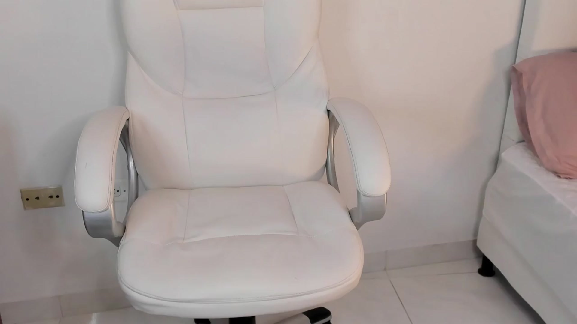 Gallery image thumbnail from Manelyk222's myfreecams stream on, 03/25/2024, 06:04 image 13 of 20