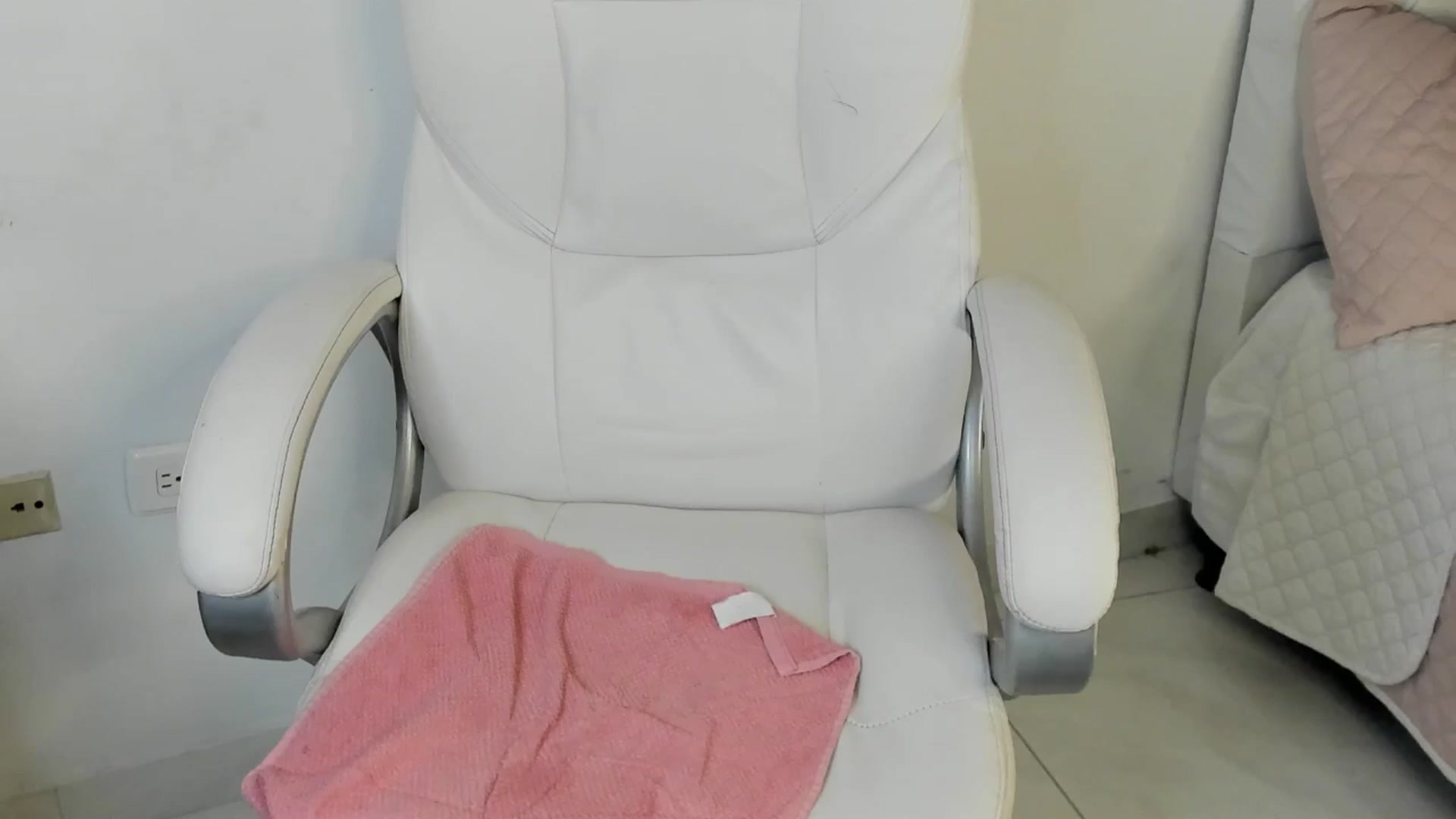 Gallery image thumbnail from Manelyk222's myfreecams stream on, 09/22/2024, 07:33 image 9 of 20