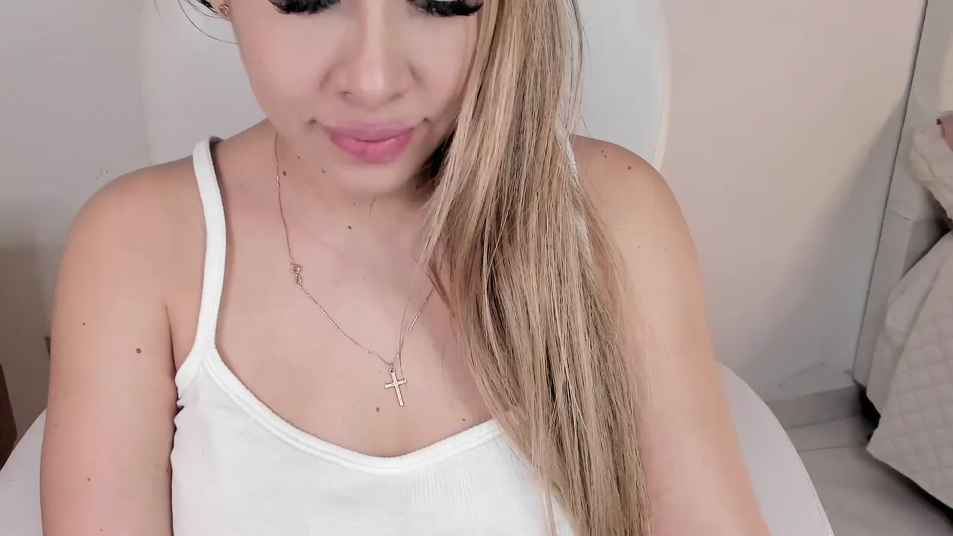Gallery image thumbnail from Manelyk222's myfreecams stream on, 10/08/2024, 07:20 image 2 of 20