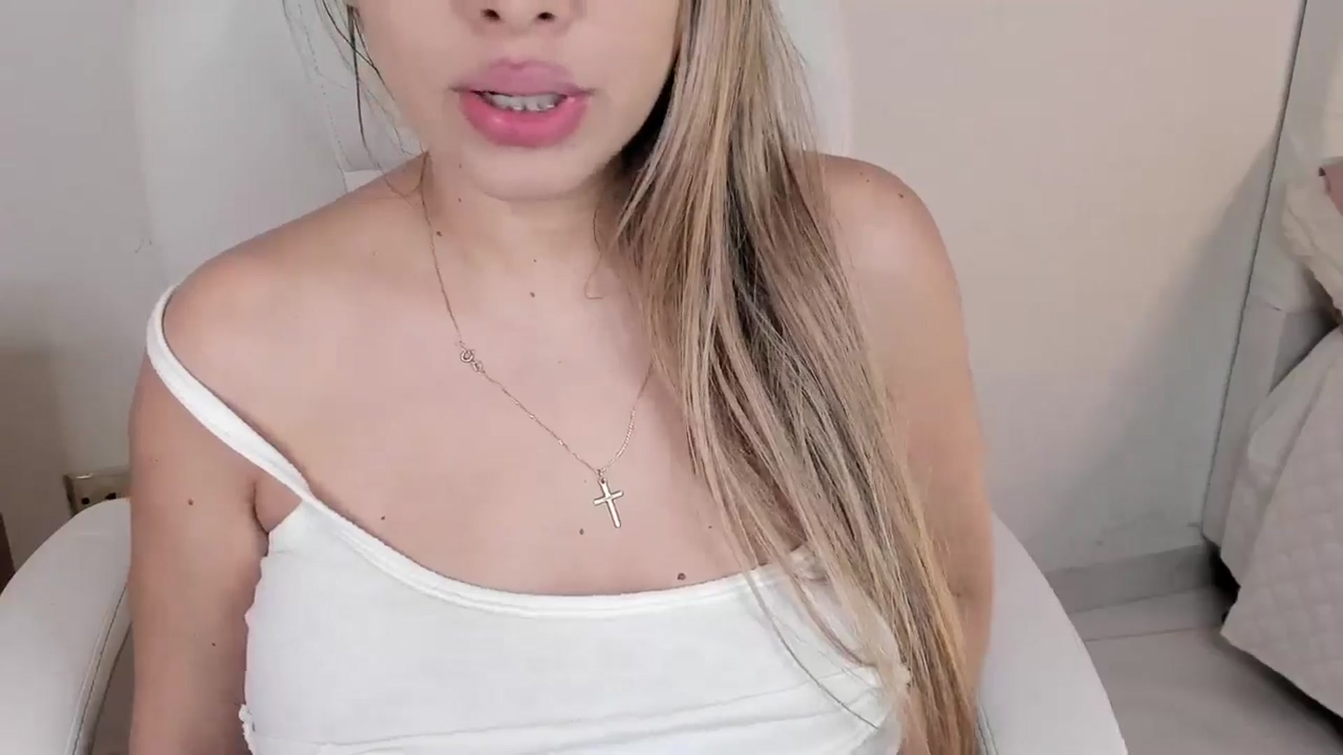 Gallery image thumbnail from Manelyk222's myfreecams stream on, 10/08/2024, 07:20 image 20 of 20