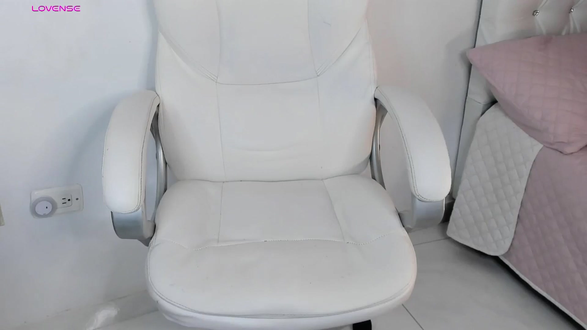 Gallery image thumbnail from Manelyk222's myfreecams stream on, 10/28/2024, 02:52 image 13 of 20