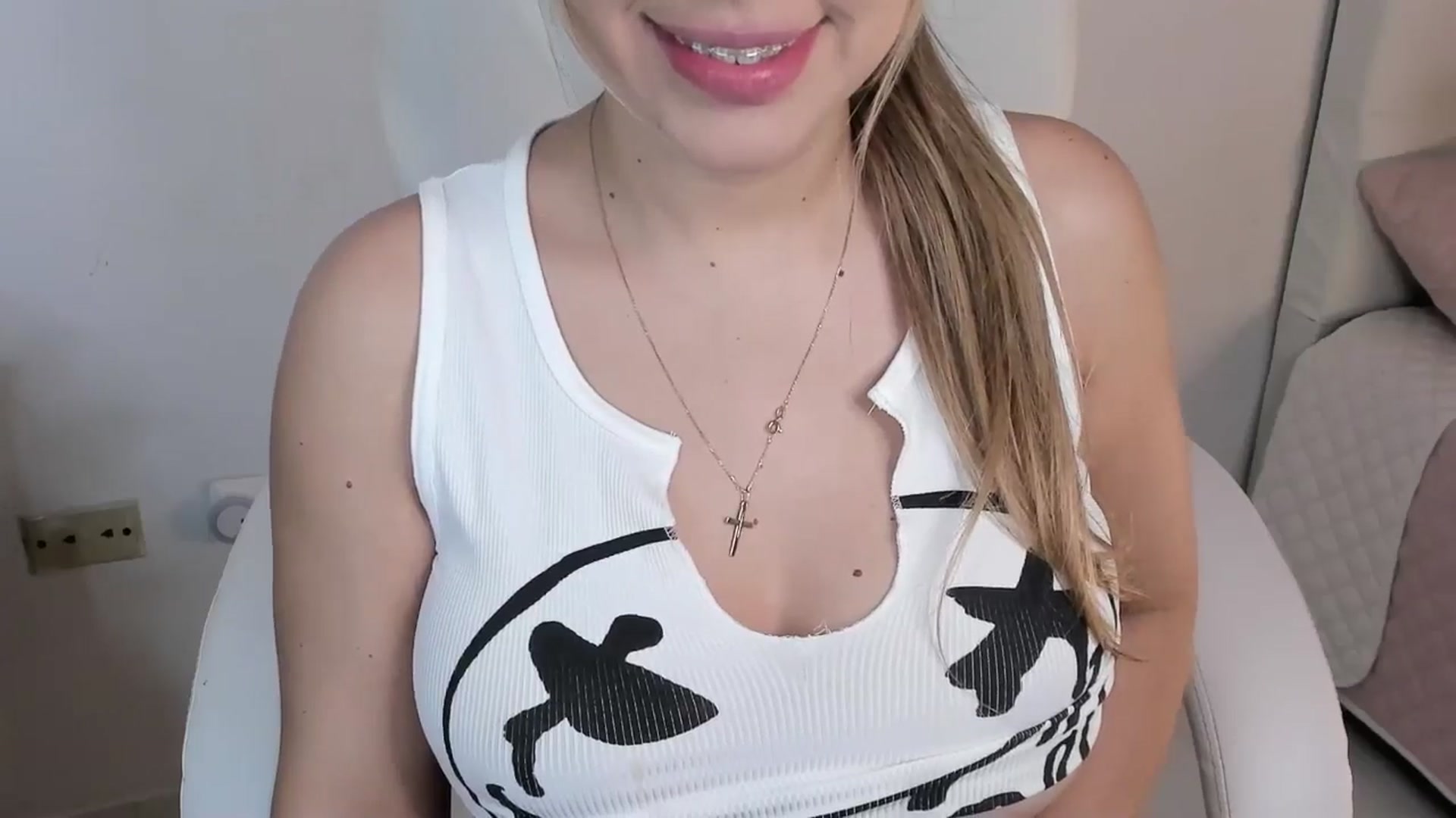 Gallery image thumbnail from Manelyk222's myfreecams stream on, 10/29/2024, 24:39 image 4 of 20