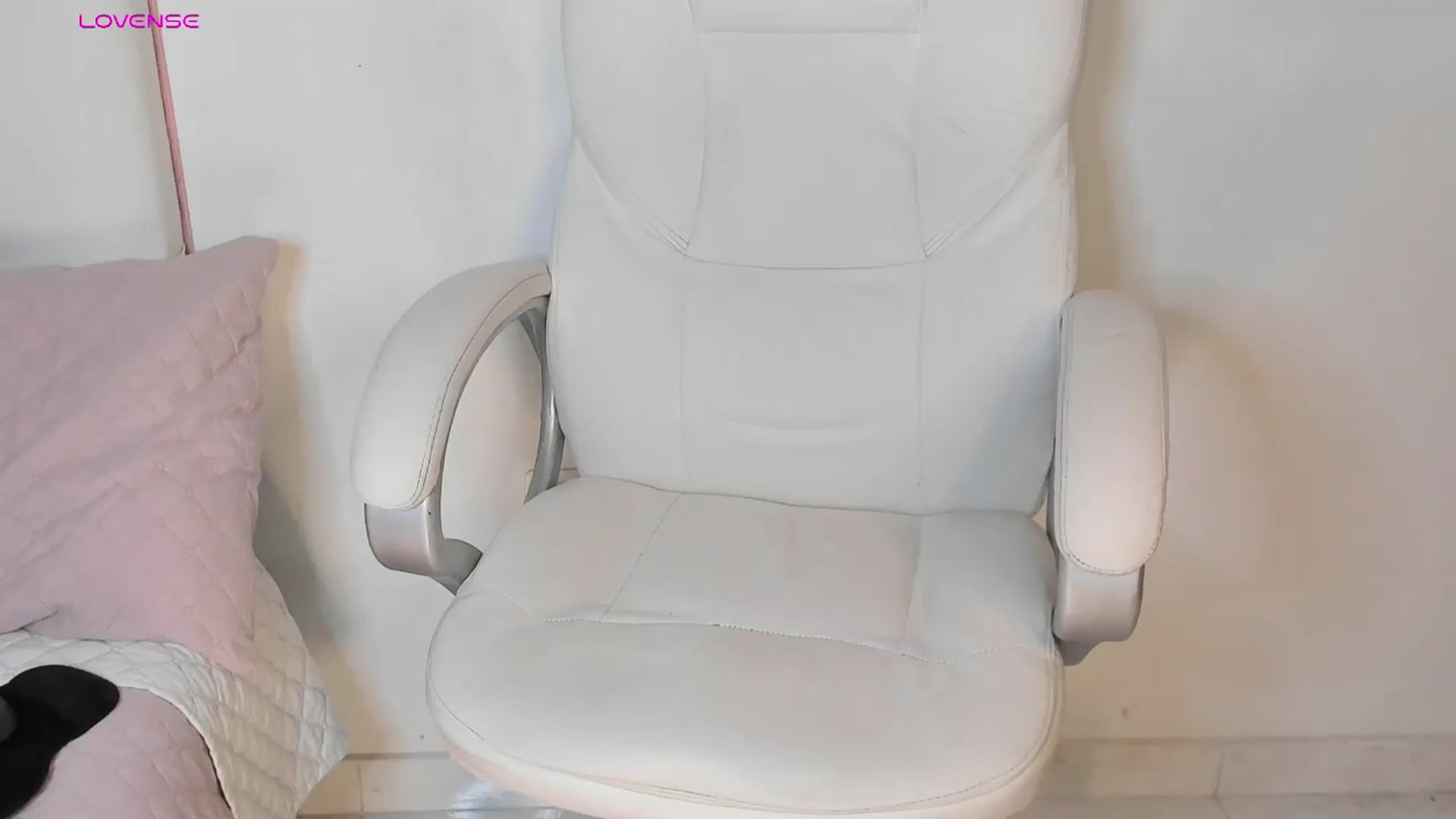Gallery image thumbnail from Manelyk222's myfreecams stream on, 11/17/2024, 08:43 image 14 of 20