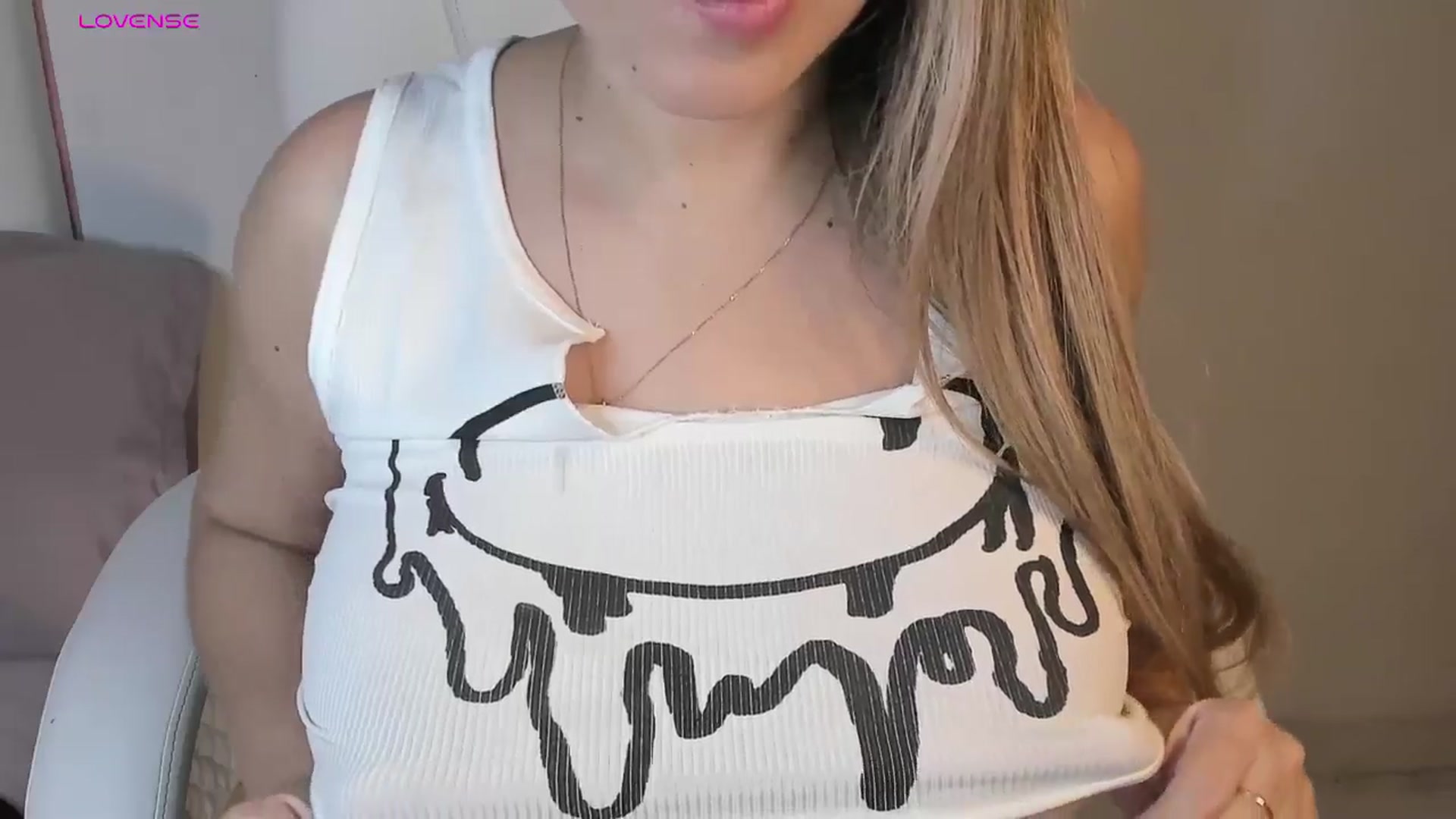 Gallery image thumbnail from Manelyk222's myfreecams stream on, 11/18/2024, 05:59 image 19 of 20