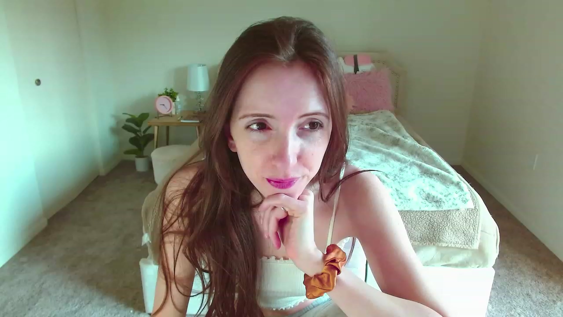 Gallery image thumbnail from MangoMae's myfreecams stream on, 04/08/2023, 13:40 image 3 of 20
