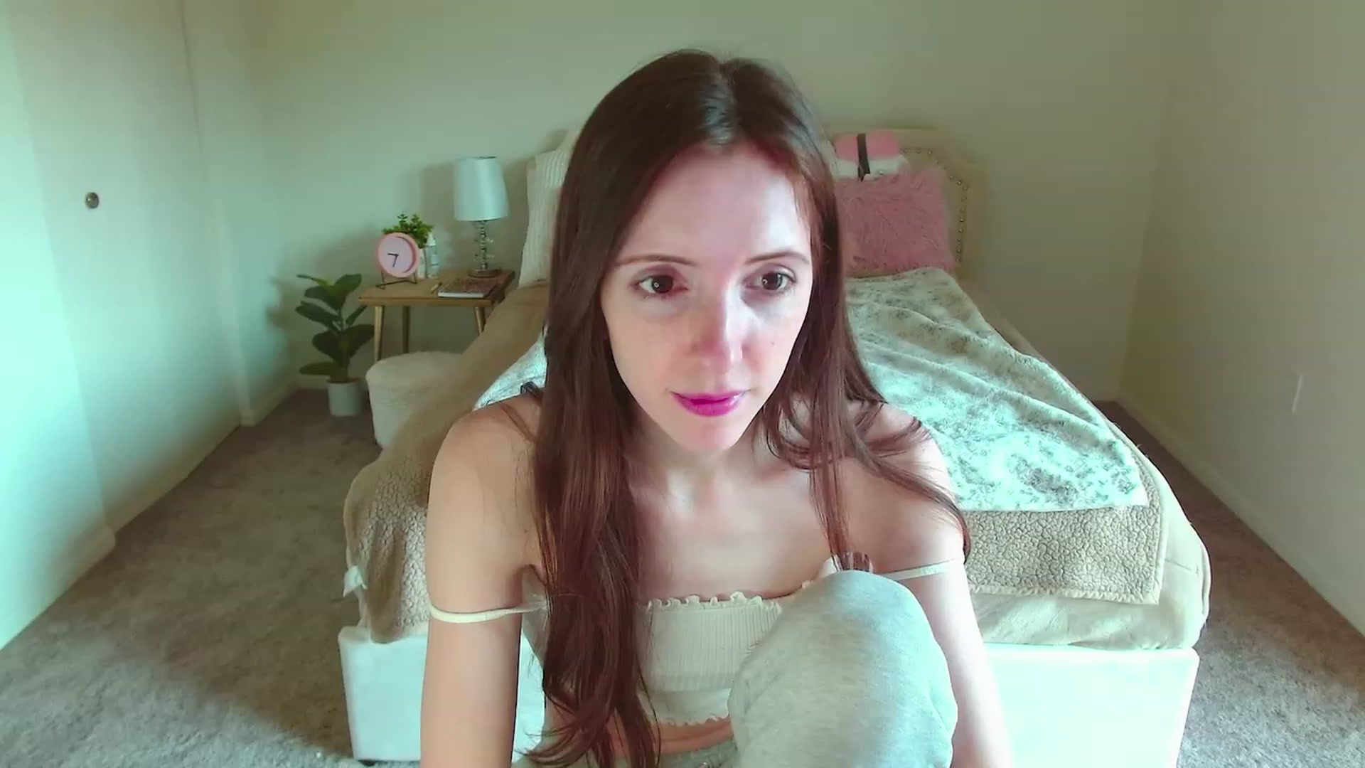Gallery image thumbnail from MangoMae's myfreecams stream on, 04/08/2023, 13:40 image 14 of 20