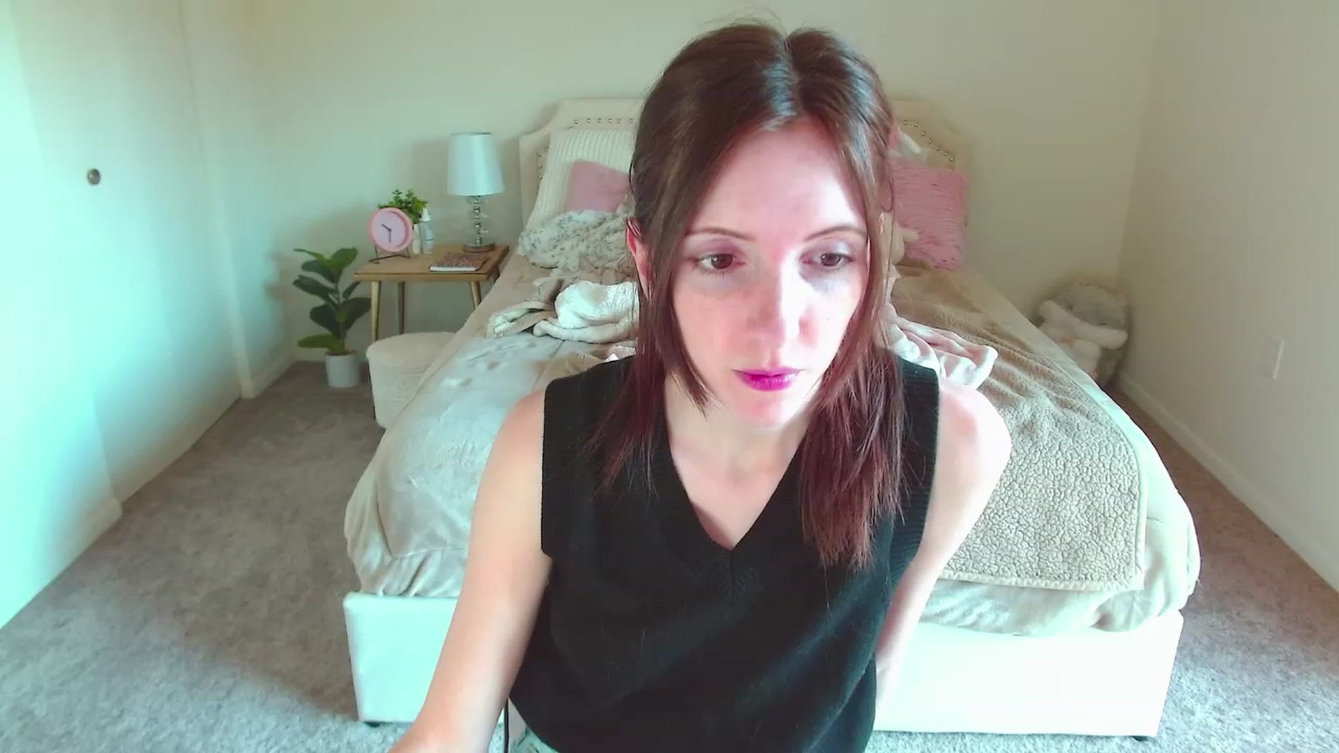 Gallery image thumbnail from MangoMae's myfreecams stream on, 04/15/2023, 14:44 image 9 of 20