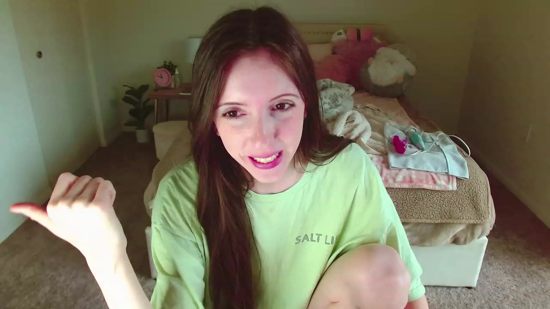 Gallery image thumbnail from MangoMae's myfreecams stream on, 04/16/2023, 16:10 image 13 of 20