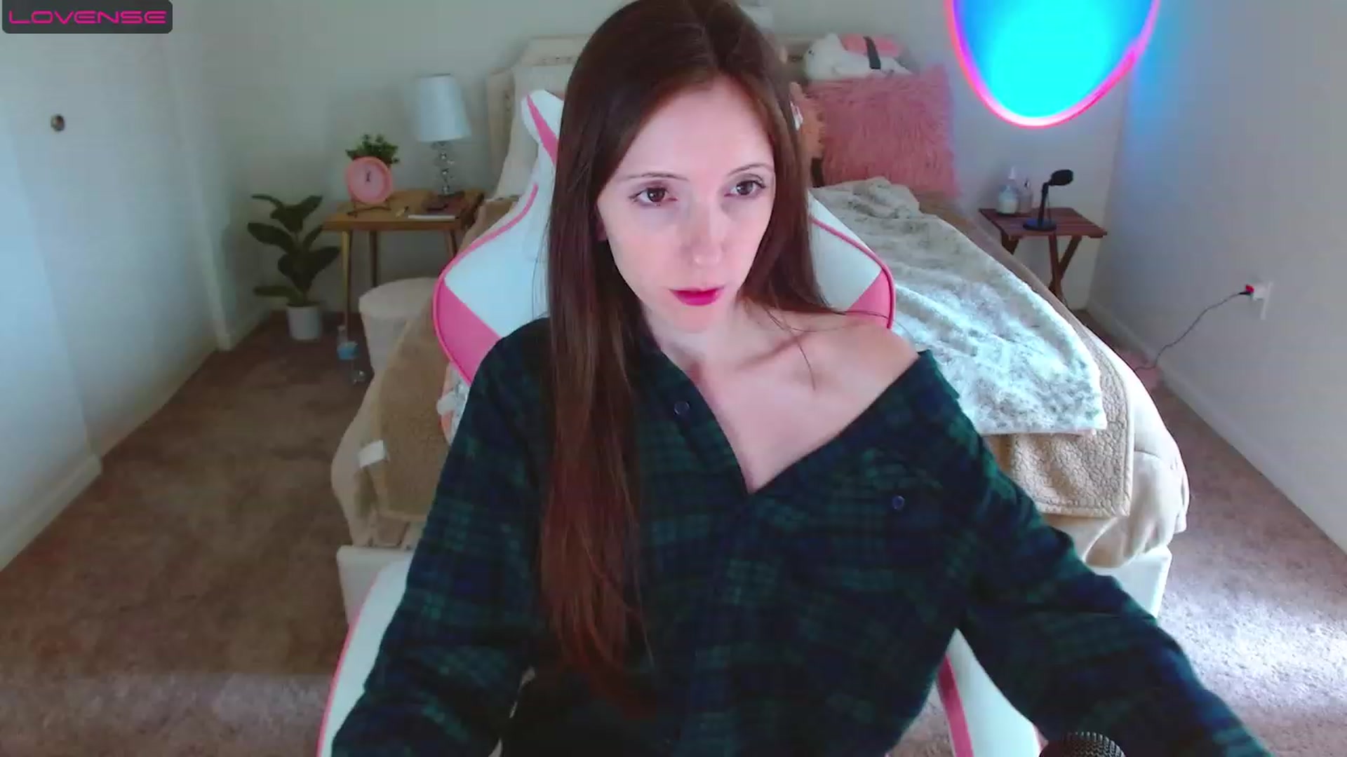 Gallery image thumbnail from MangoMae's myfreecams stream on, 04/20/2023, 17:10 image 7 of 20