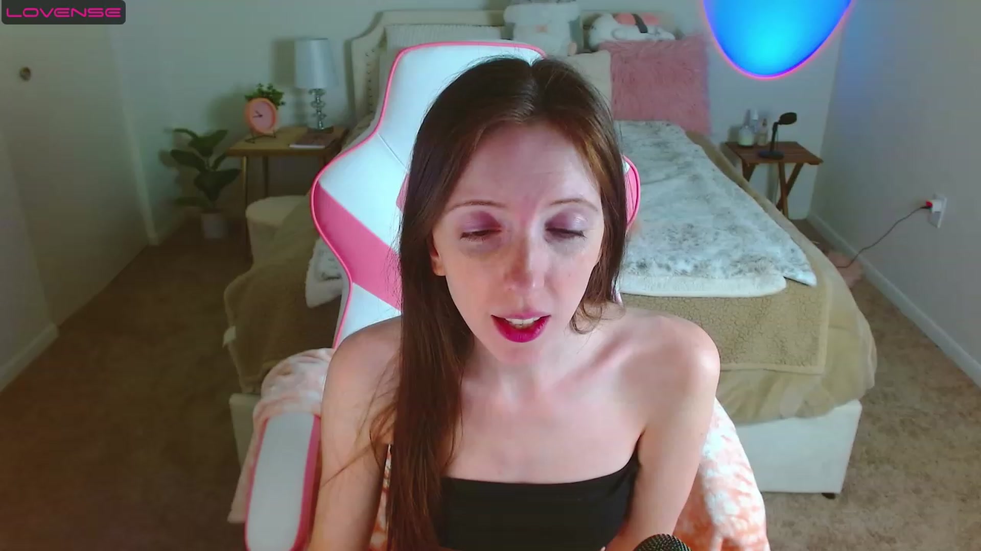 Gallery image thumbnail from MangoMae's myfreecams stream on, 04/22/2023, 16:29 image 2 of 20