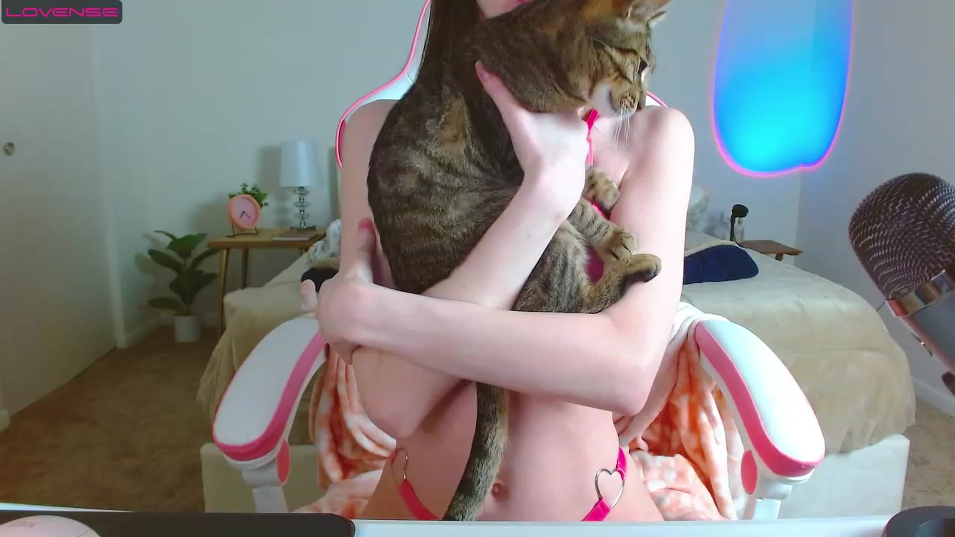 Gallery image thumbnail from MangoMae's myfreecams stream on, 04/23/2023, 11:29 image 17 of 20