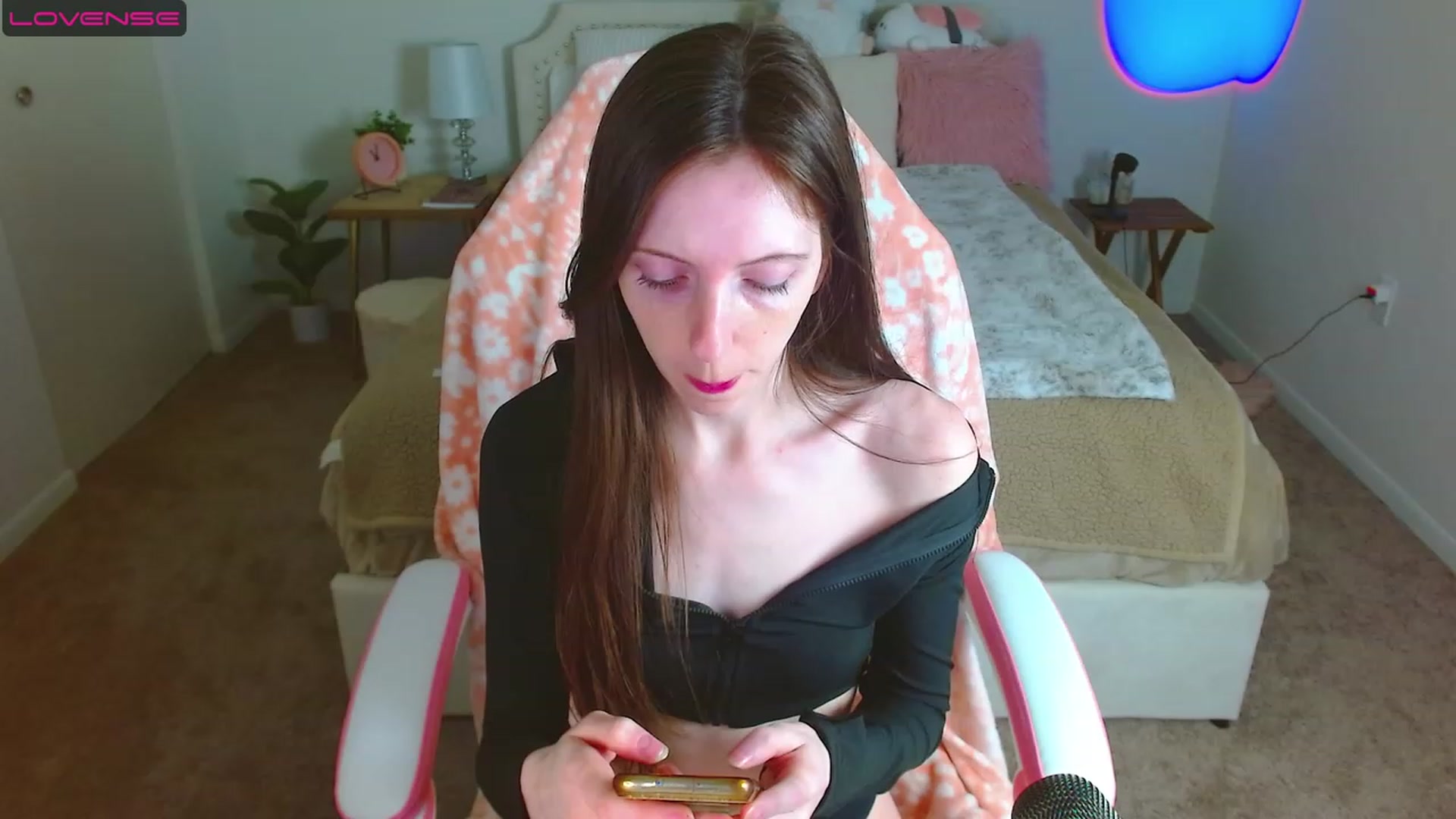 Gallery image thumbnail from MangoMae's myfreecams stream on, 04/23/2023, 15:00 image 20 of 20