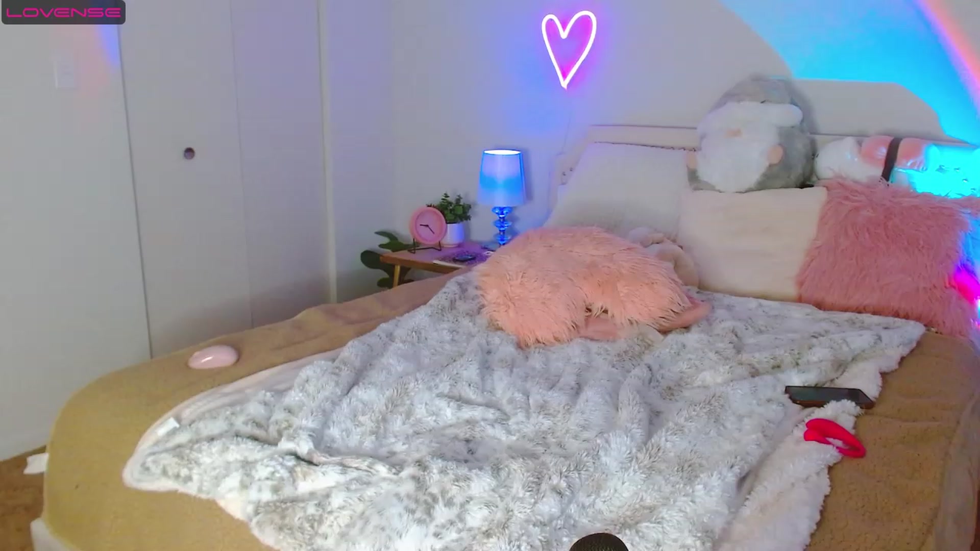 Gallery image thumbnail from MangoMae's myfreecams stream on, 04/28/2023, 13:24 image 20 of 20